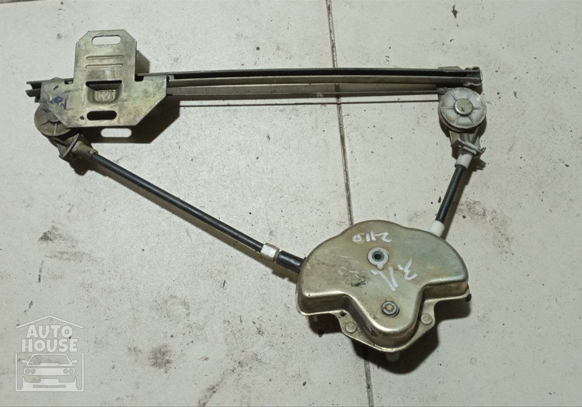 Стеклоподъемник механический задний левый для Lada 2110