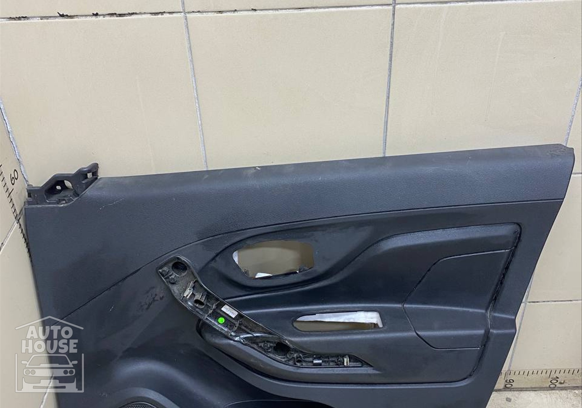 Обшивка двери передняя правая для Lada XRAY (с 2015)