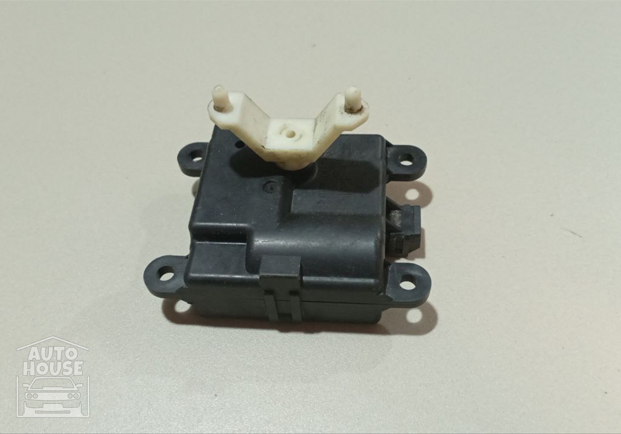 PPGF30 Моторчик привода заслонок отопителя для Nissan X-Trail T31 (с 2007 по 2013)