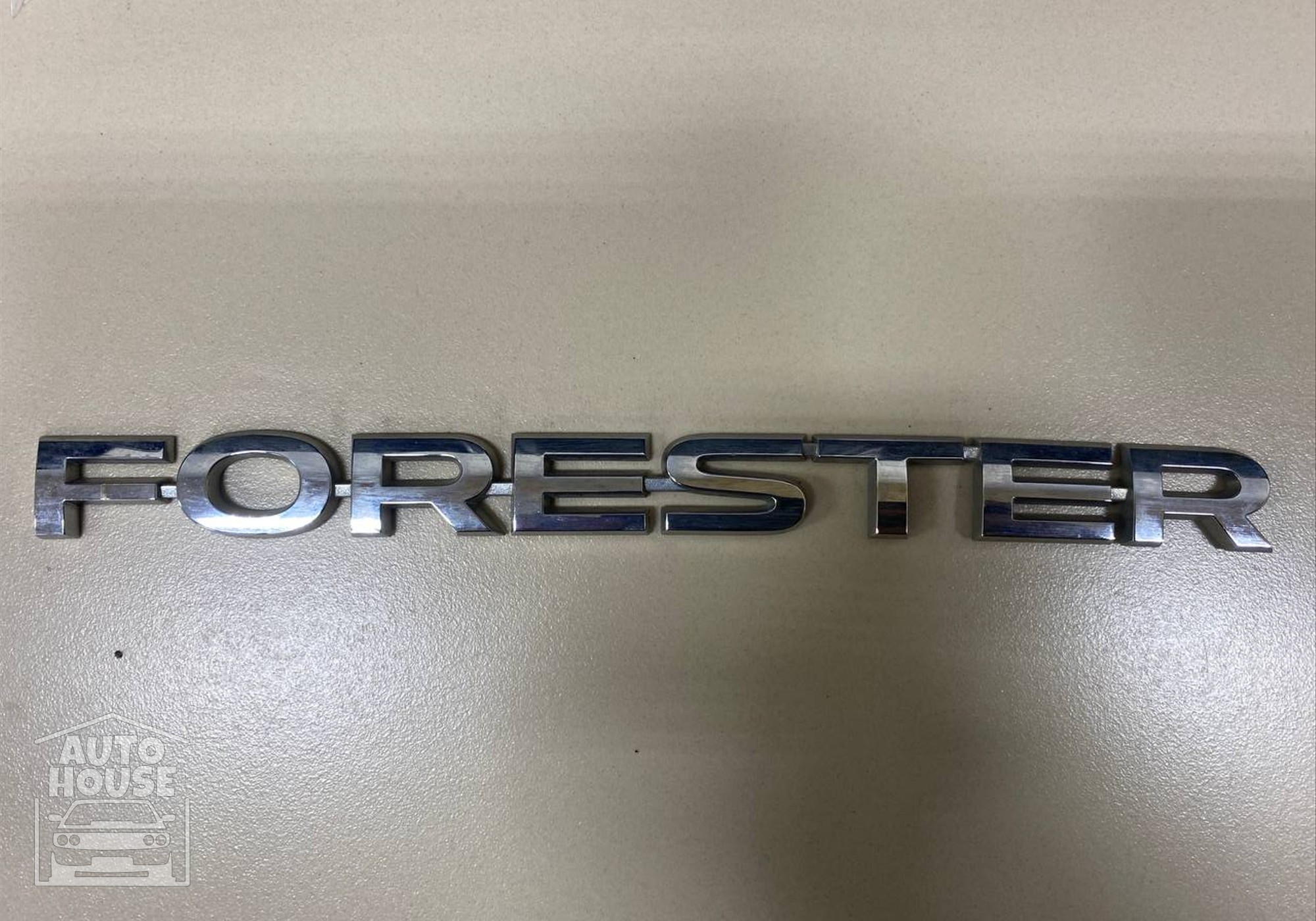 Эмблема на дверь багажника буквы для Subaru Forester IV (с 2012 по 2018)