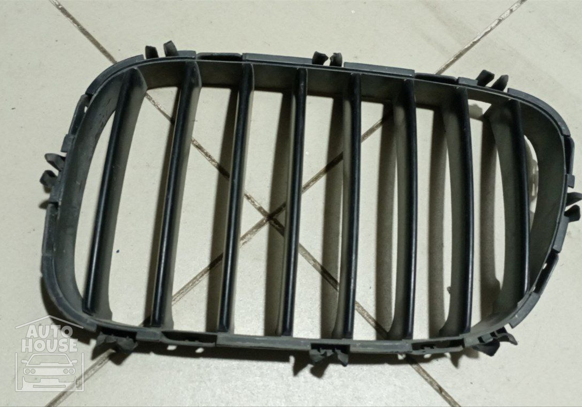 51138247673 Решетка радиатора левая для BMW X5 E53 (с 2000 по 2006)