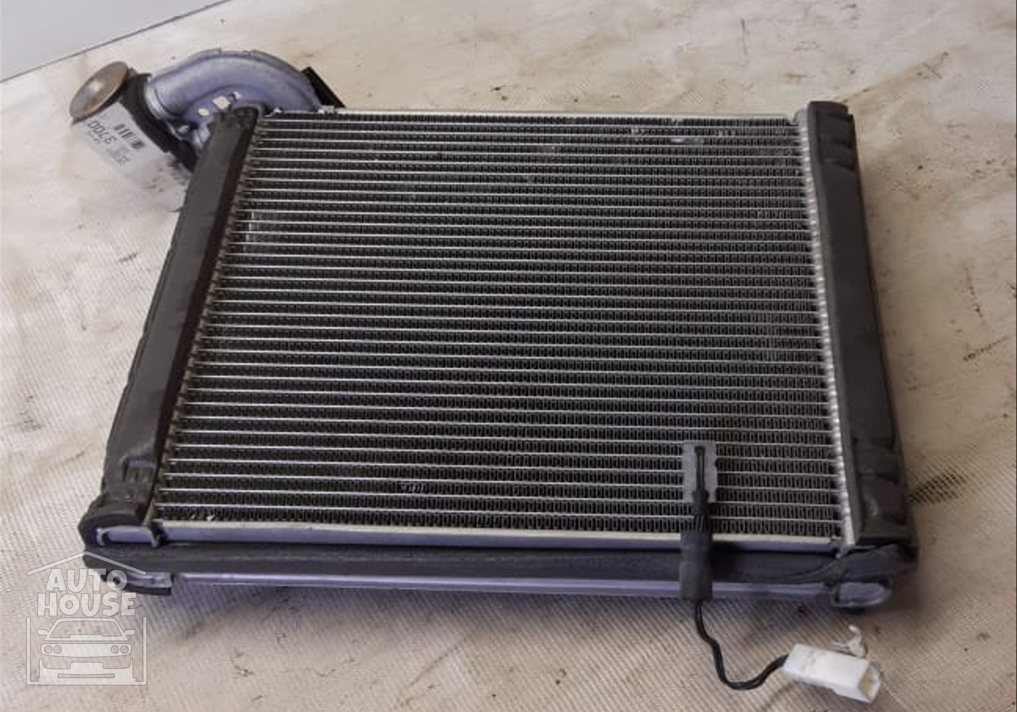 Радиатор кондиционера (конденсер) для Toyota RAV4 XA30 (с 2005 по 2013)