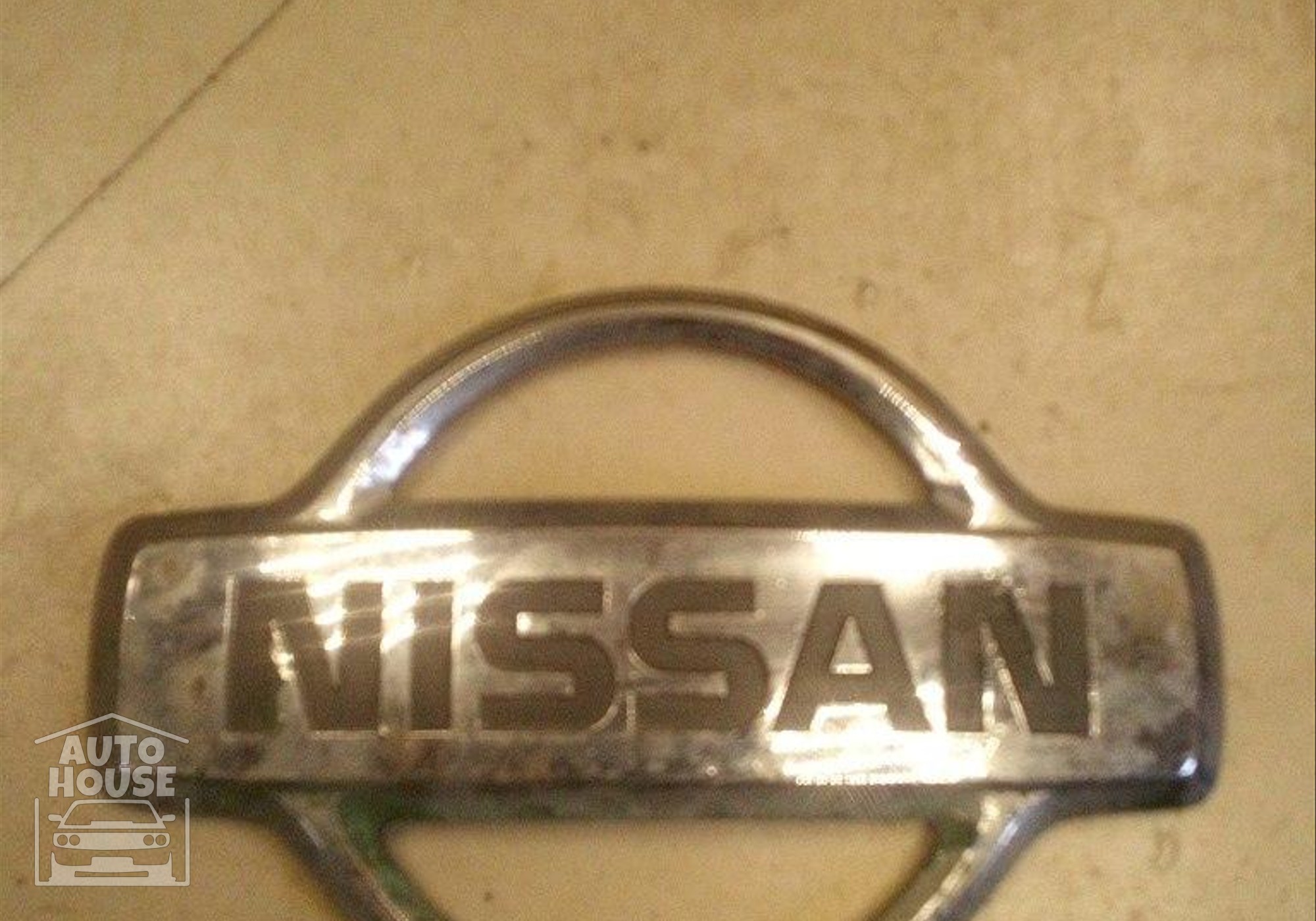 848903Y500 Эмблема на крышку багажника для Nissan Maxima A33 (с 1999 по 2006)
