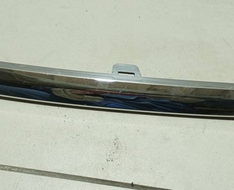 7450A828 Молдинг решетки радиатора верхний правый для Mitsubishi Outlander III (с 2012)