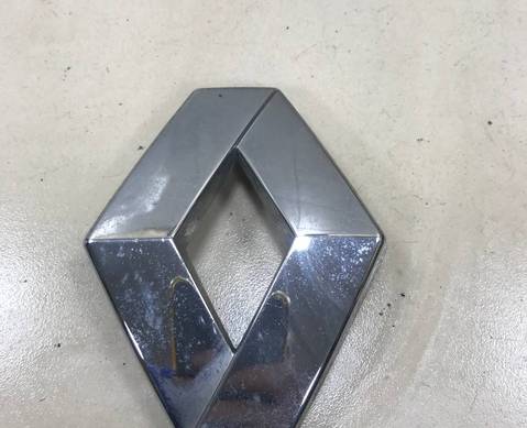 8200115114 Эмблема в решетку радиатора для Renault Megane II (с 2002 по 2009)
