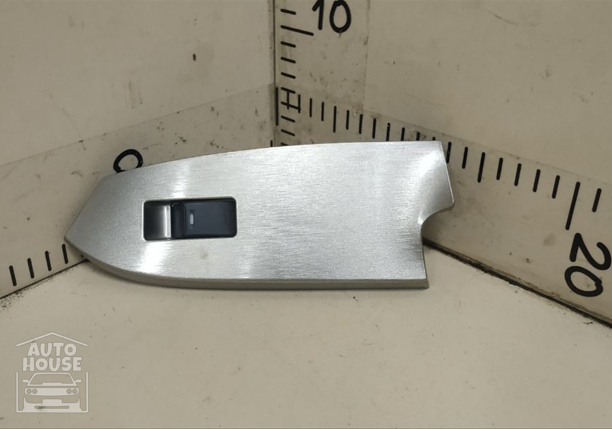 JK0960ASR Кнопка стеклоподъемника задняя правая для Geely Emgrand X7 (с 2011)