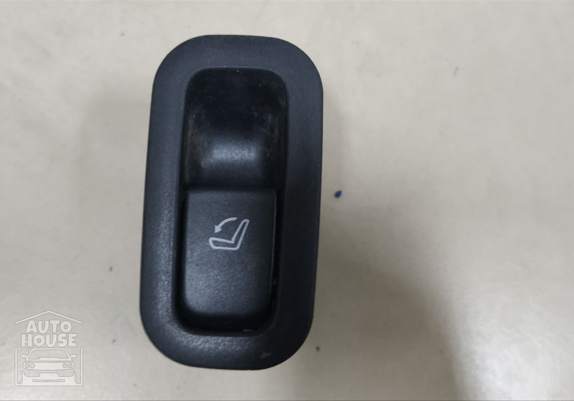 Кнопка складывания спинки заднего сидения для Subaru Forester III (с 2008 по 2013)
