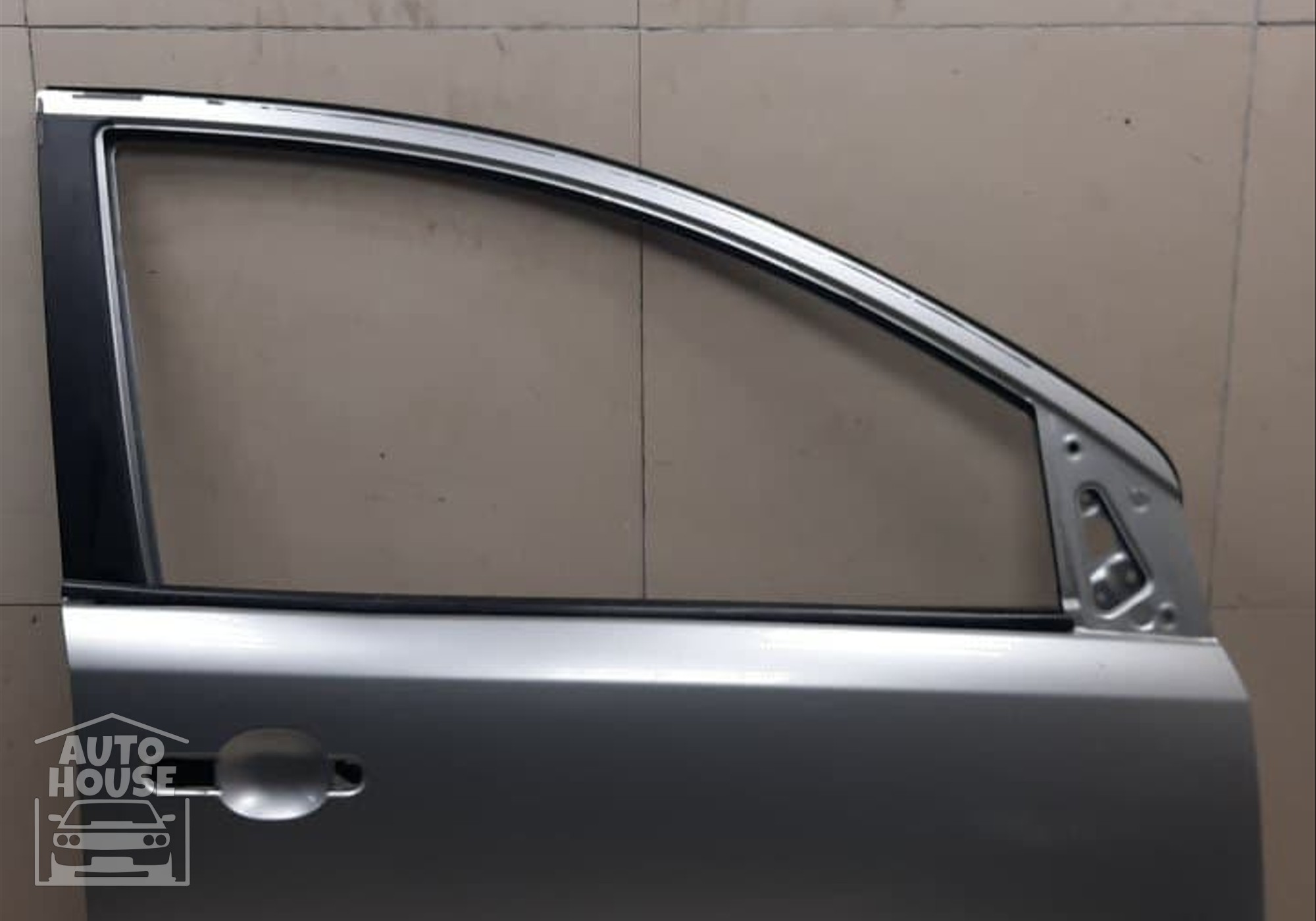 Дверь передняя правая для Nissan Note I (с 2006 по 2013)