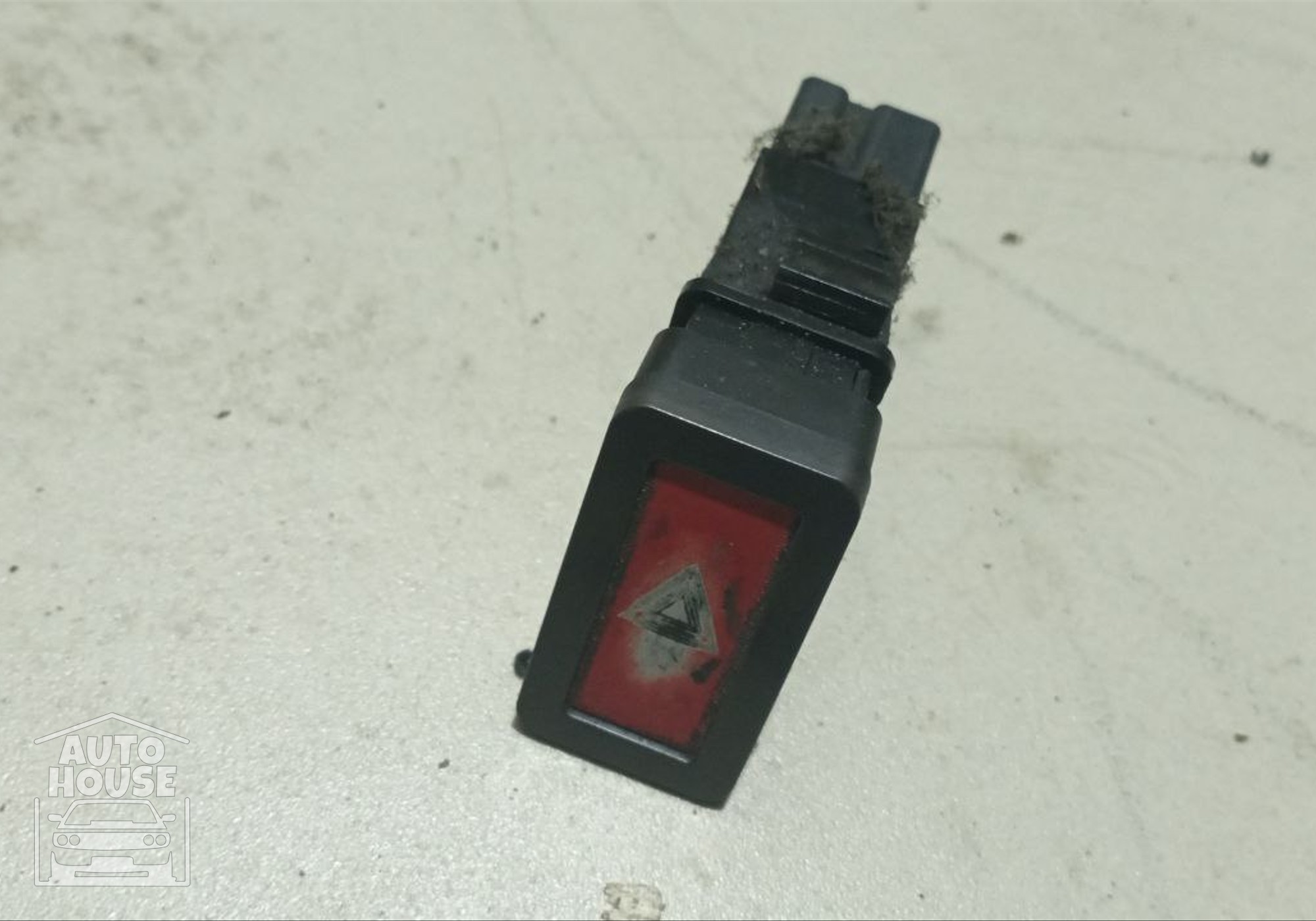 NILES06016 Кнопка аварийной сигнализации для Nissan Almera II (с 2000 по 2006)