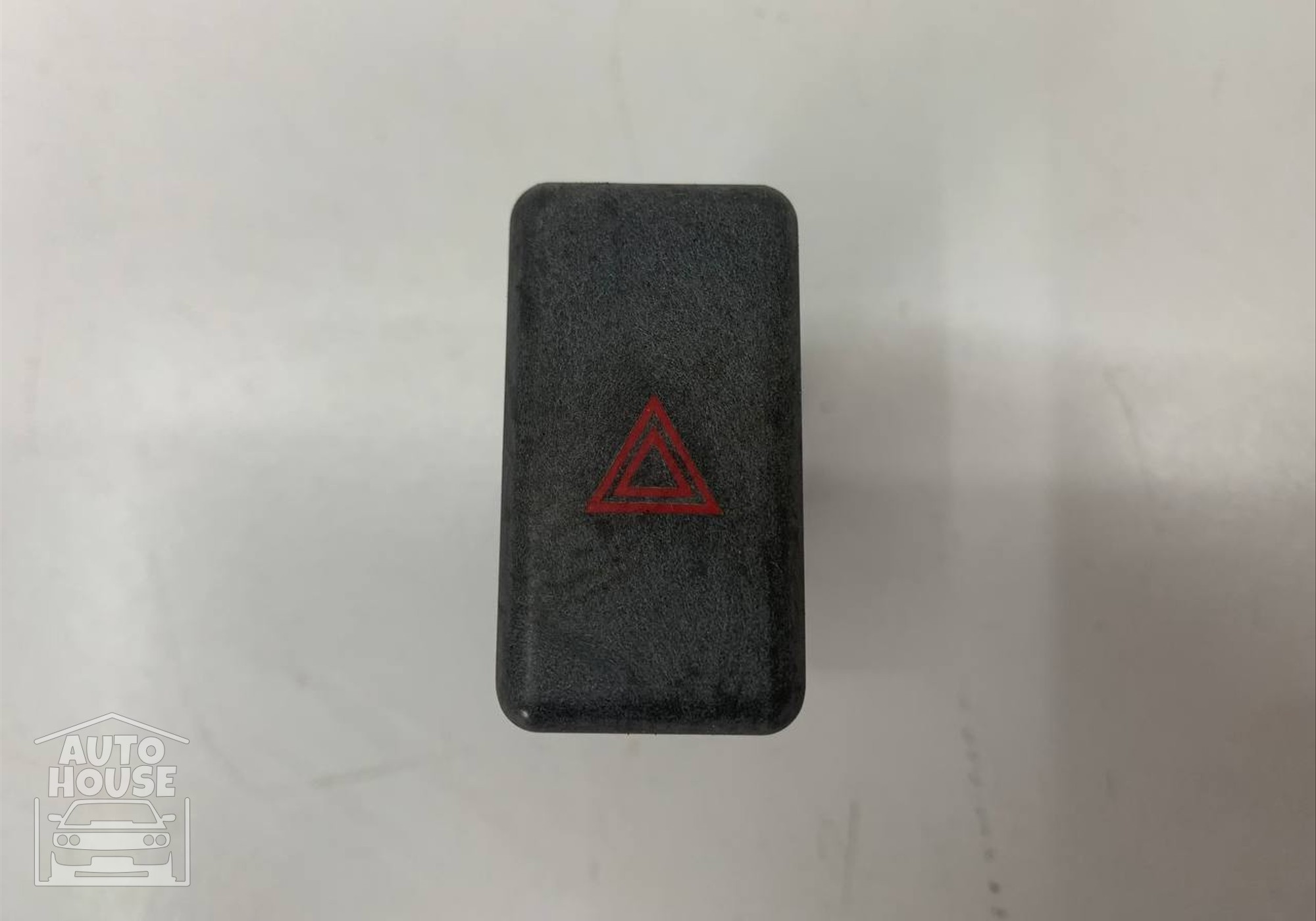 03750330 Кнопка аварийной сигнализации для Mazda 3 I (с 2003 по 2009)