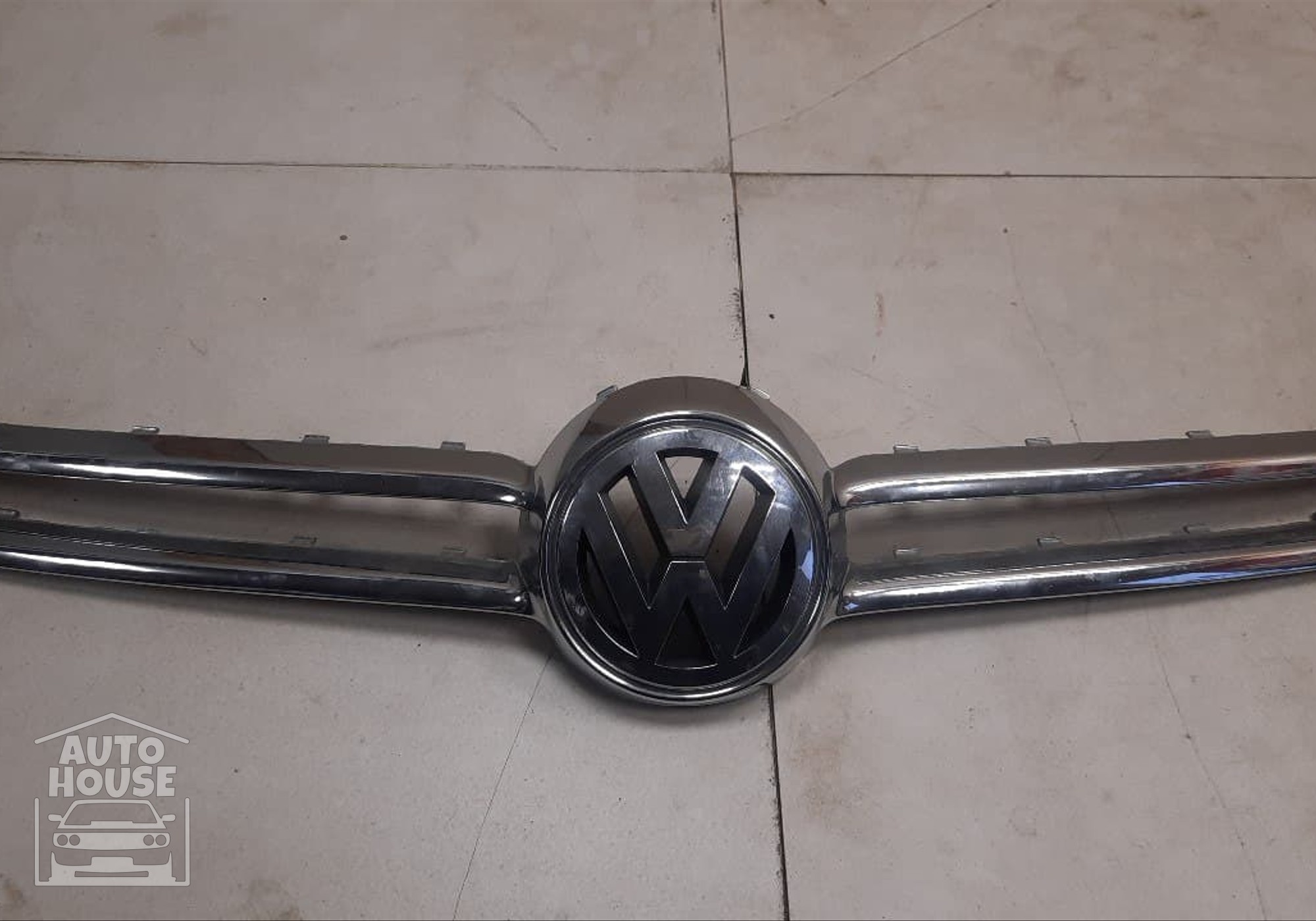 7L6853668B Накладка решетки радиатора для Volkswagen Touareg I (с 2002 по 2010)