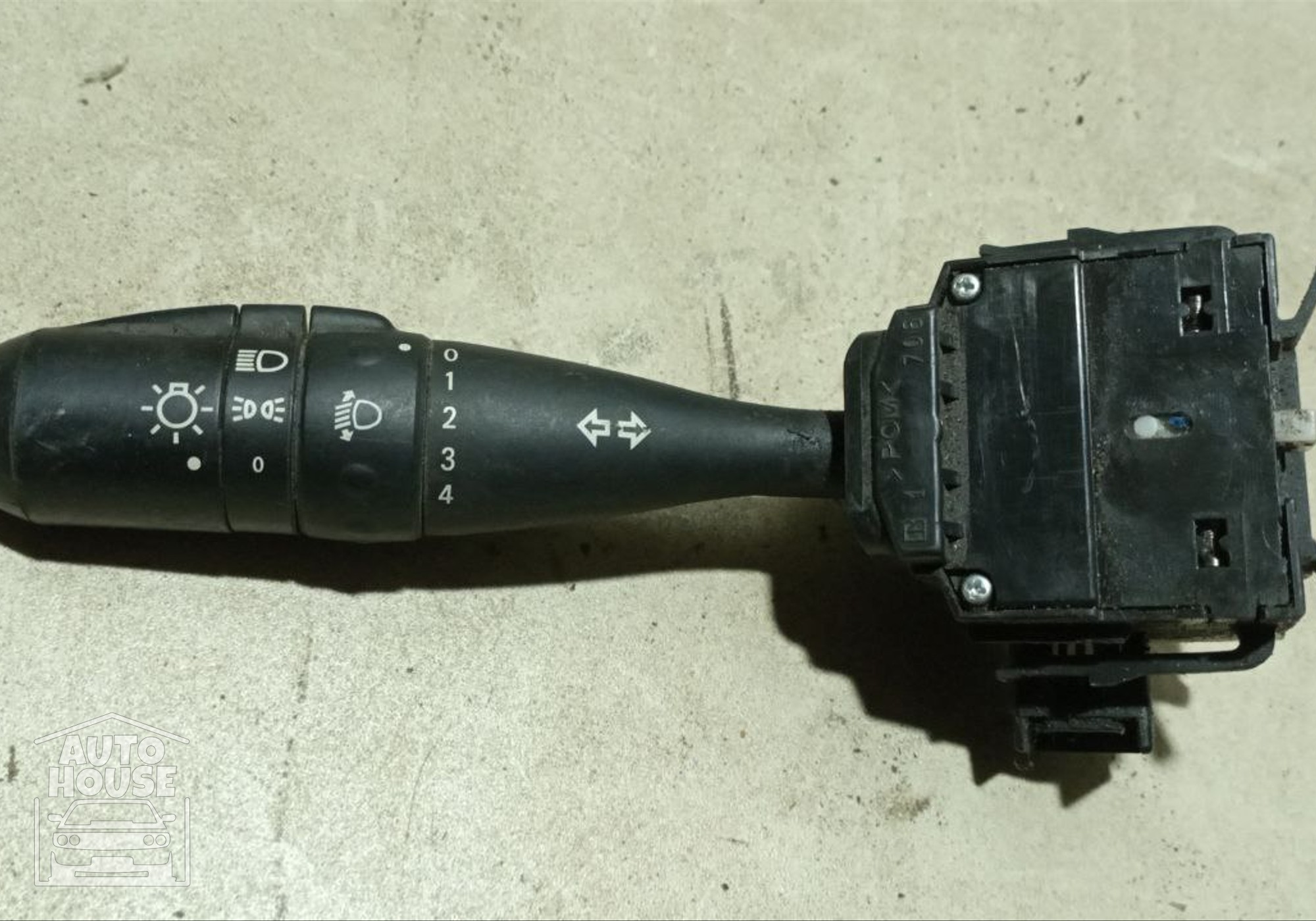 0338M82 Переключатель поворотов подрулевой для Mitsubishi Colt VI (с 2002 по 2012)