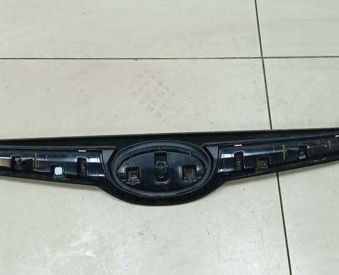 C160101860 Решетка радиатора центральная часть для Subaru Forester V (с 2018)