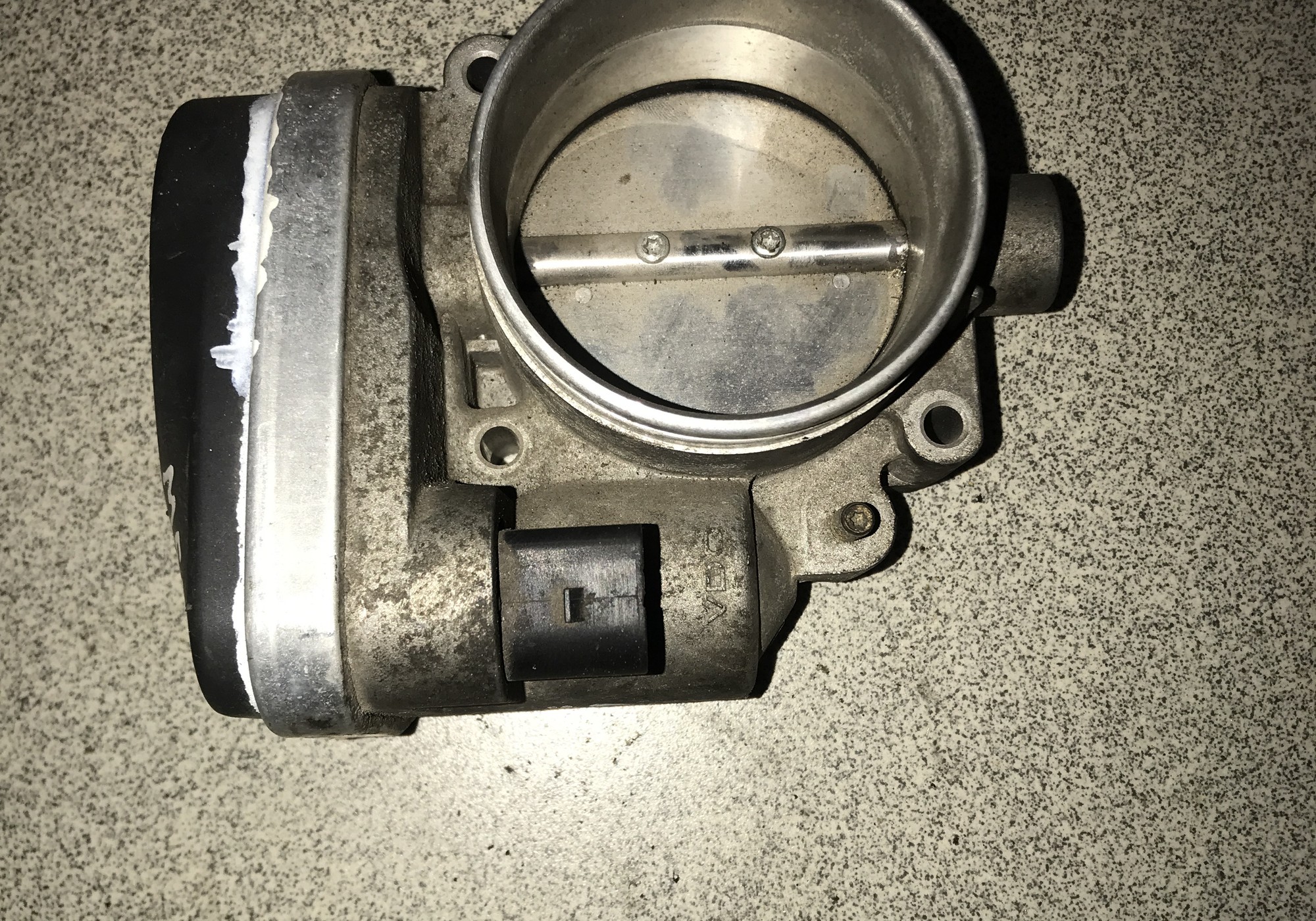 13547502445 Заслонка дроссельная для BMW