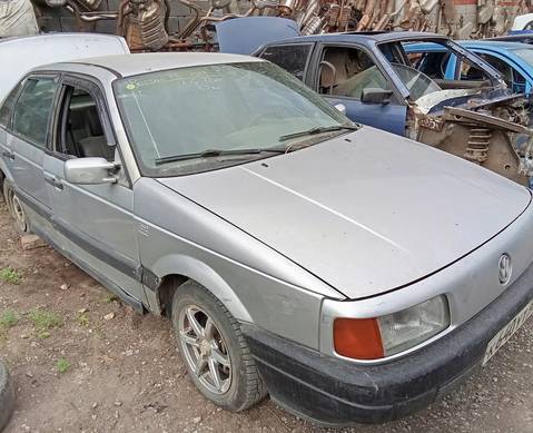 Volkswagen Passat B3 1989 г. в разборе