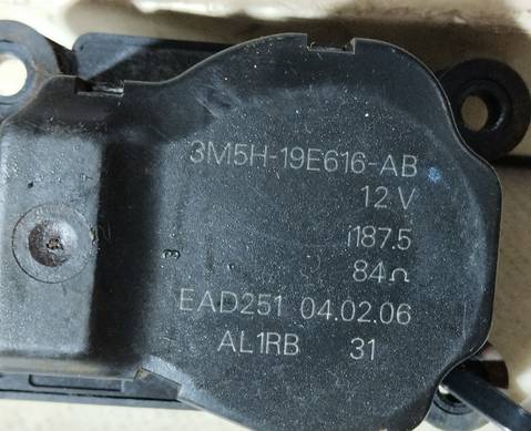 3M5H19E616AB Моторчик привода заслонок отопителя для Ford