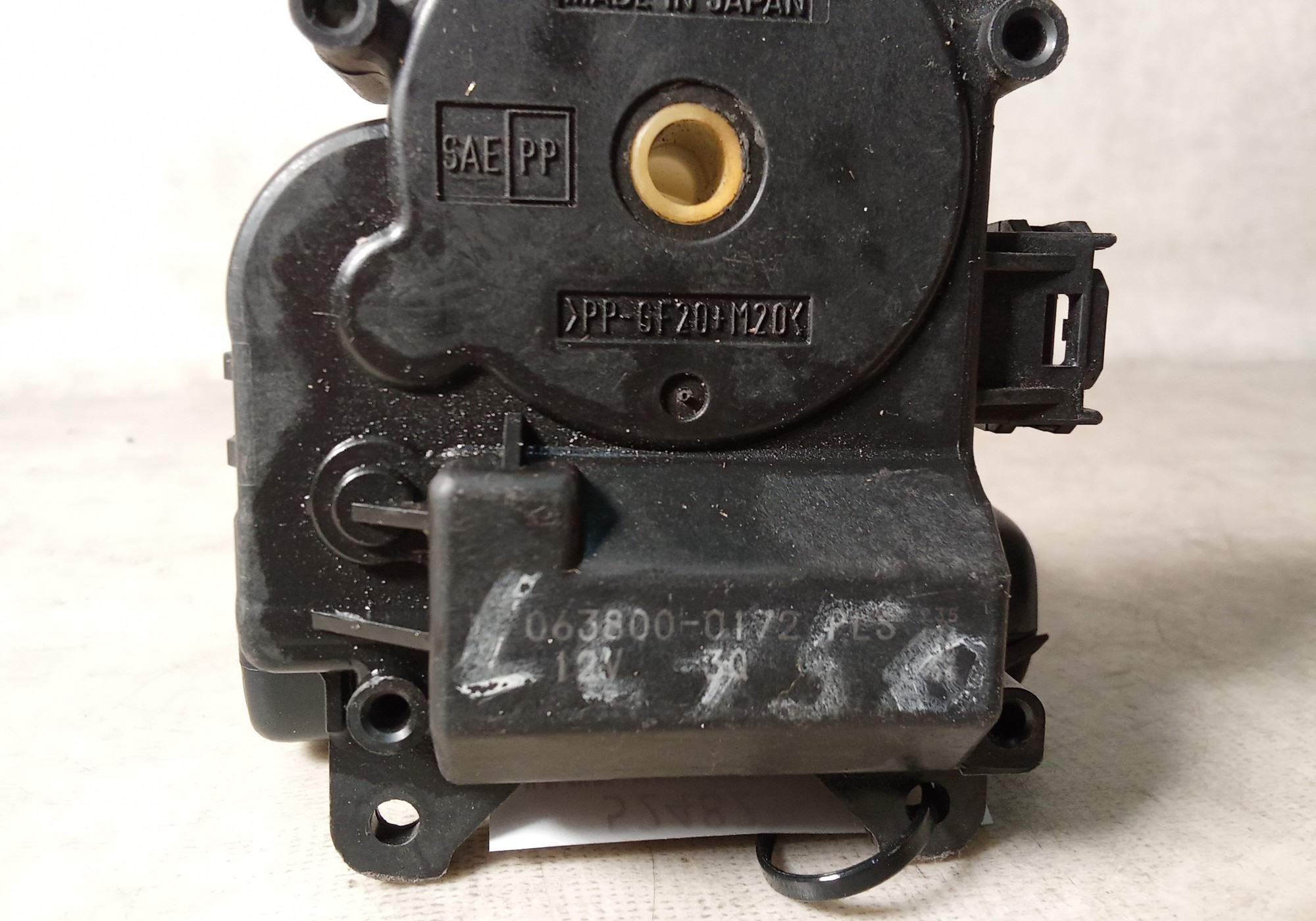 0638000172PLS Моторчик заслонки отопителя для Toyota Camry XV50 (с 2011 по 2018)