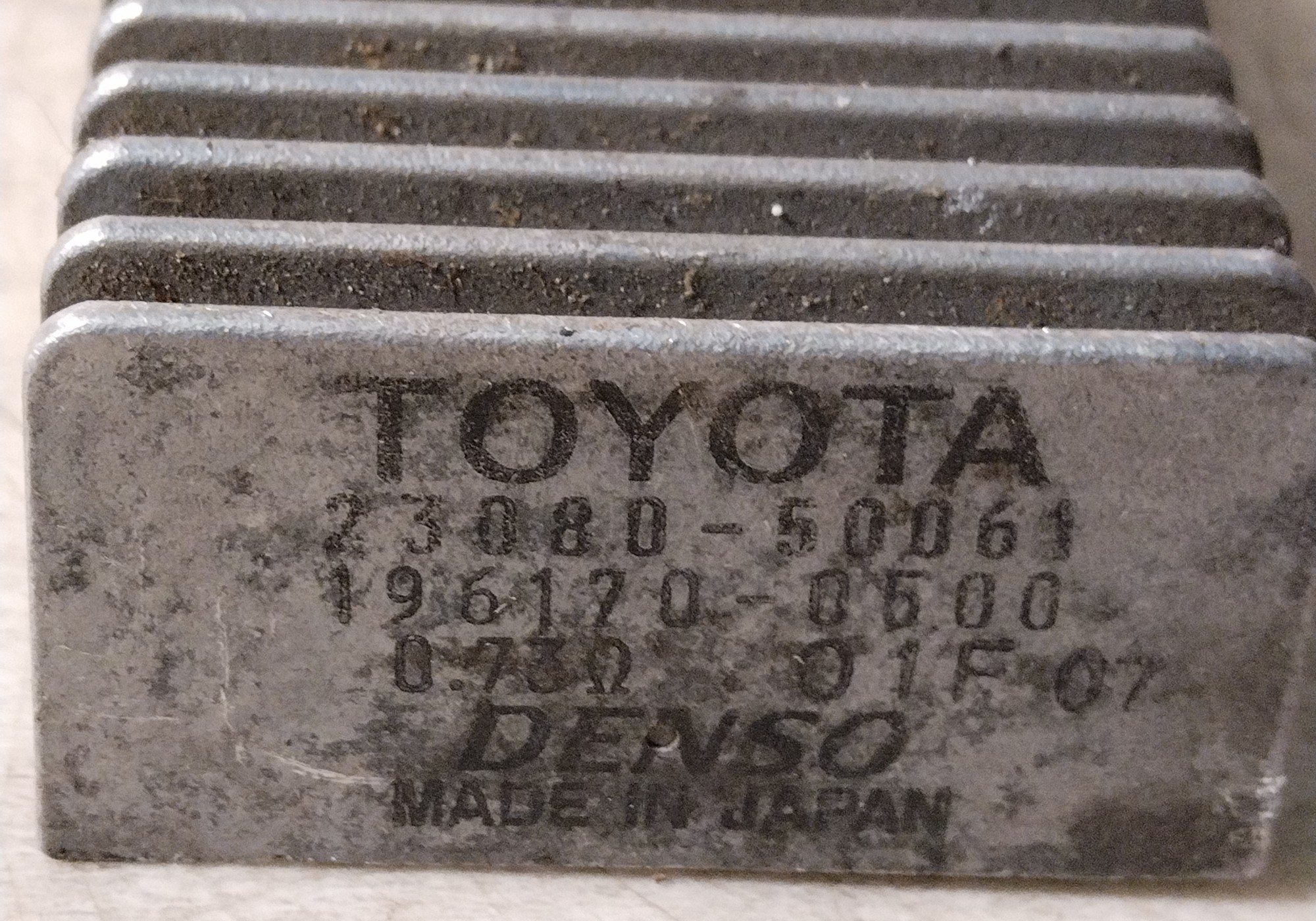 2308050061 Реле топливного насоса для Toyota Land Cruiser 100 (с 1998 по 2007)