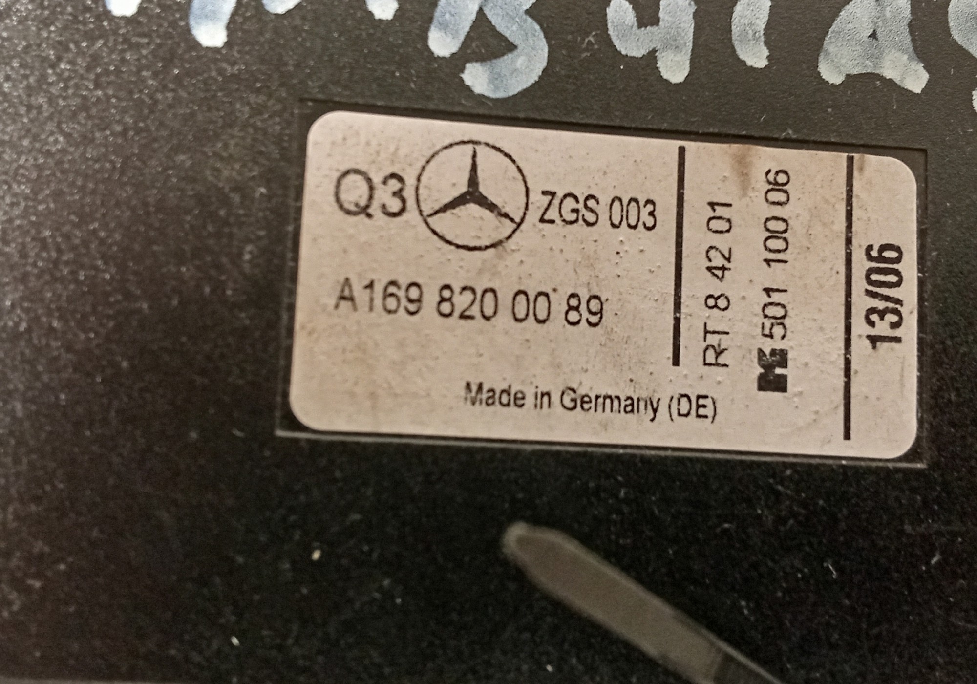 A1698200089 Усилитель антенны для Mercedes-Benz B-class