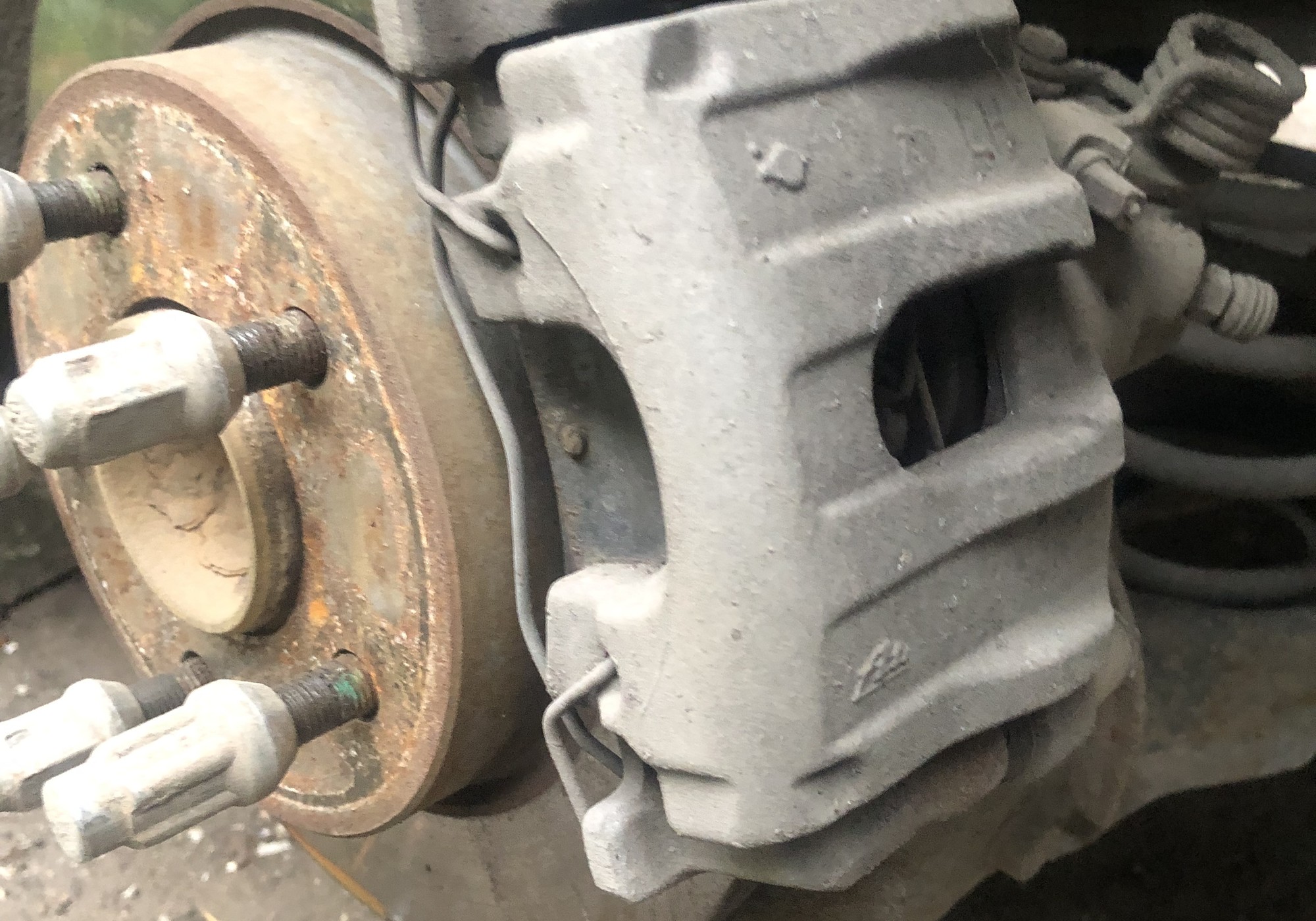 BPYK2671XC Суппорт тормозной задний левый для Volvo