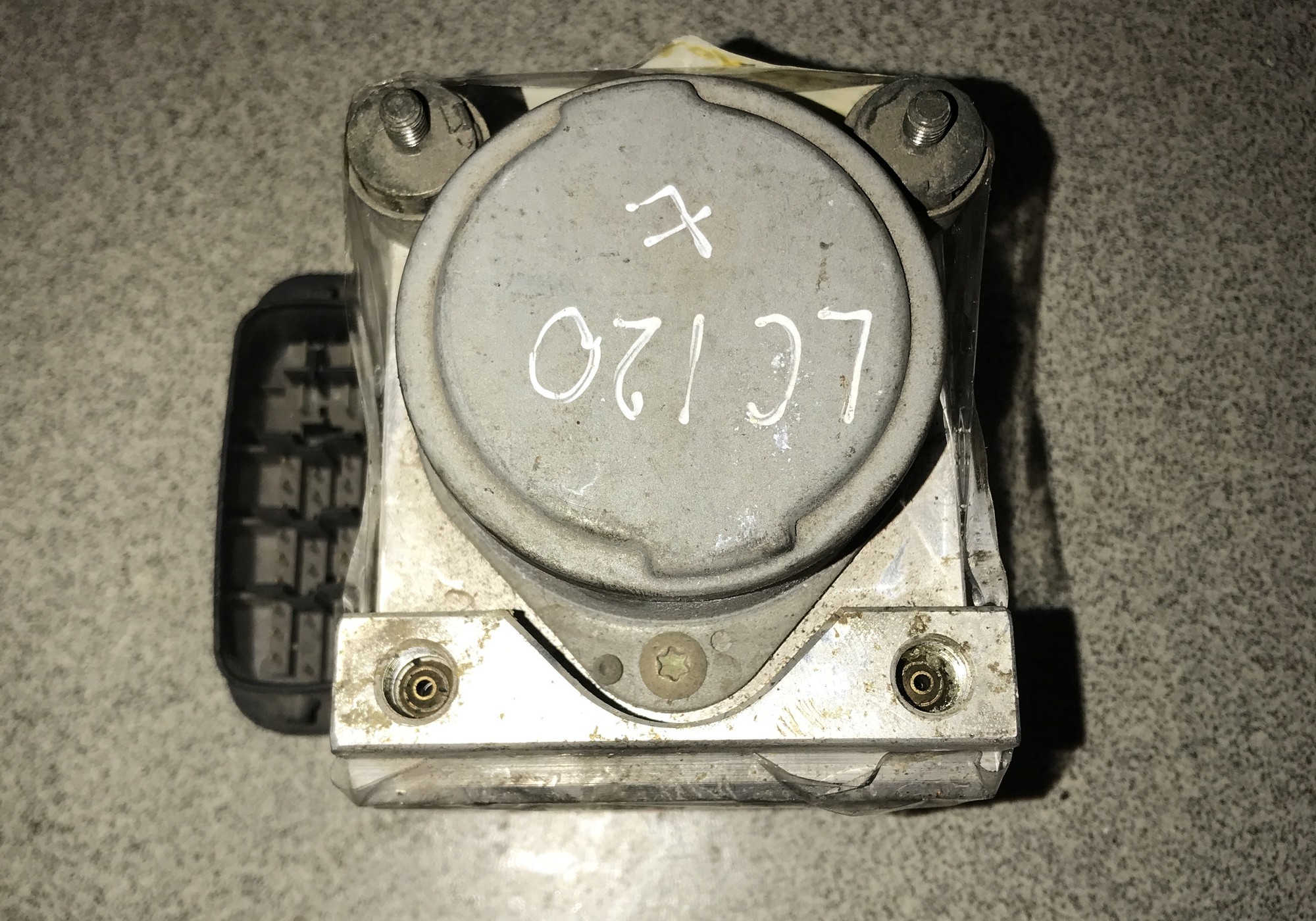 4451060060 Блок ABS (насос) для Toyota Land Cruiser Prado 120 (с 2002 по 2009)