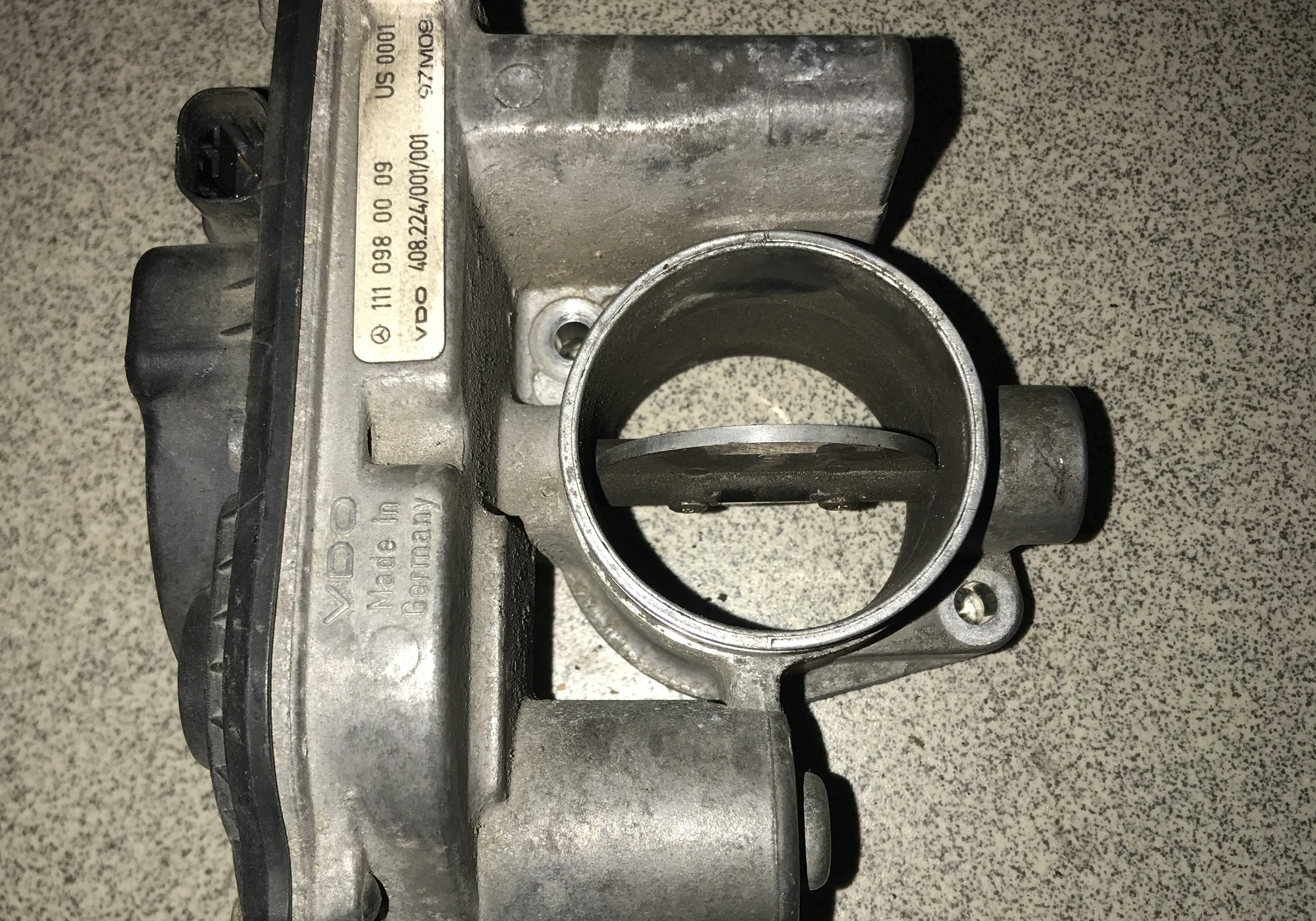 A1110980009 Заслонка дроссельная для Mercedes-Benz