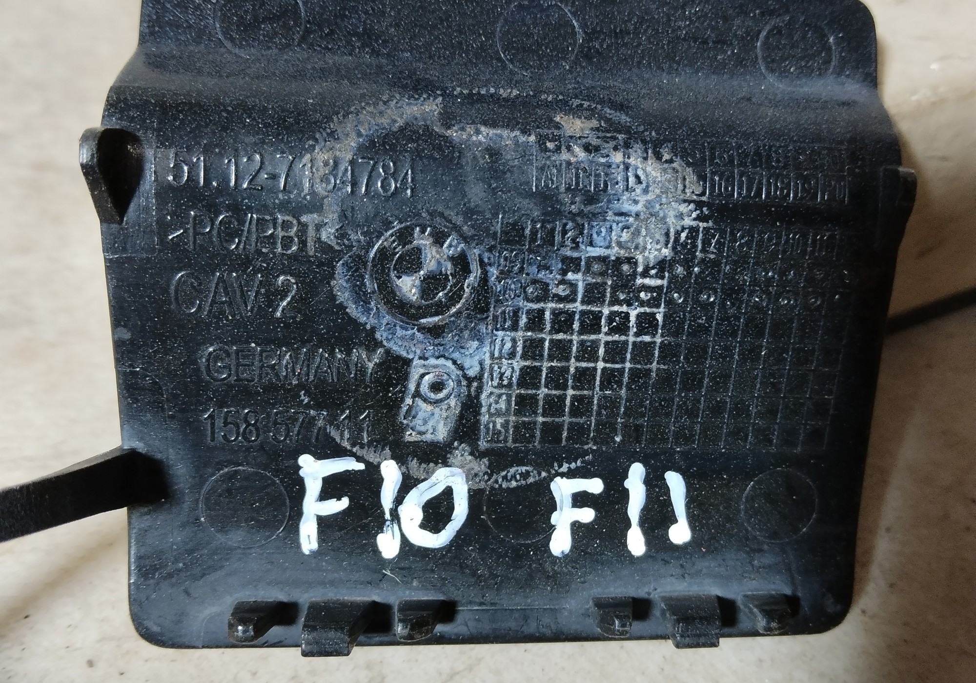 51127184784 Заглушка заднего бампера для BMW 5 F07/F10/F11/F18 (с 2009 по 2017)