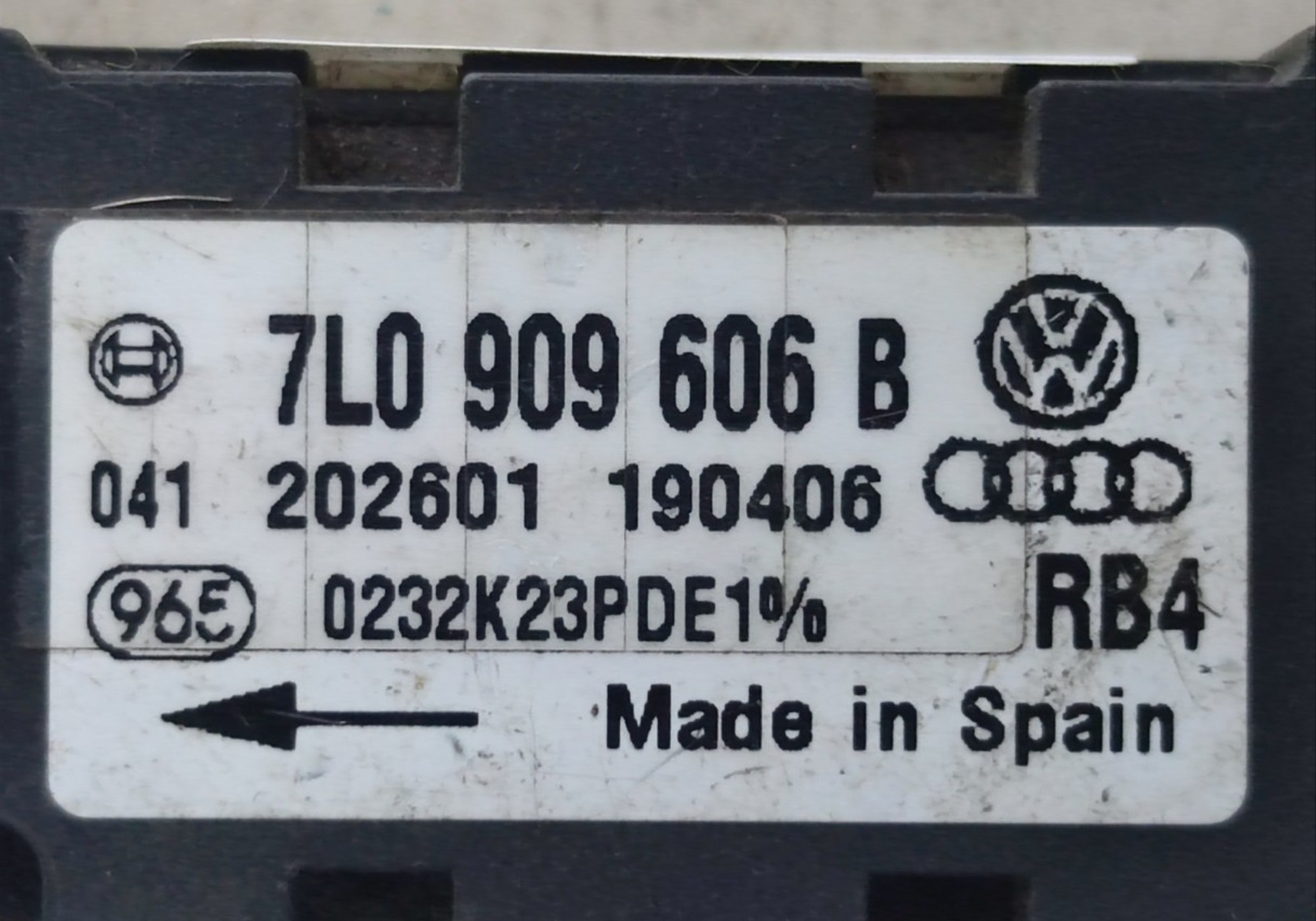 7L0909606B Датчик удара для Volkswagen Touareg