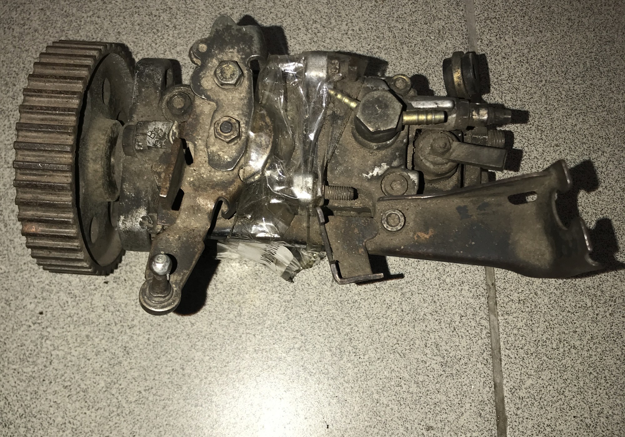 068130108N ТНВД для Volkswagen Passat