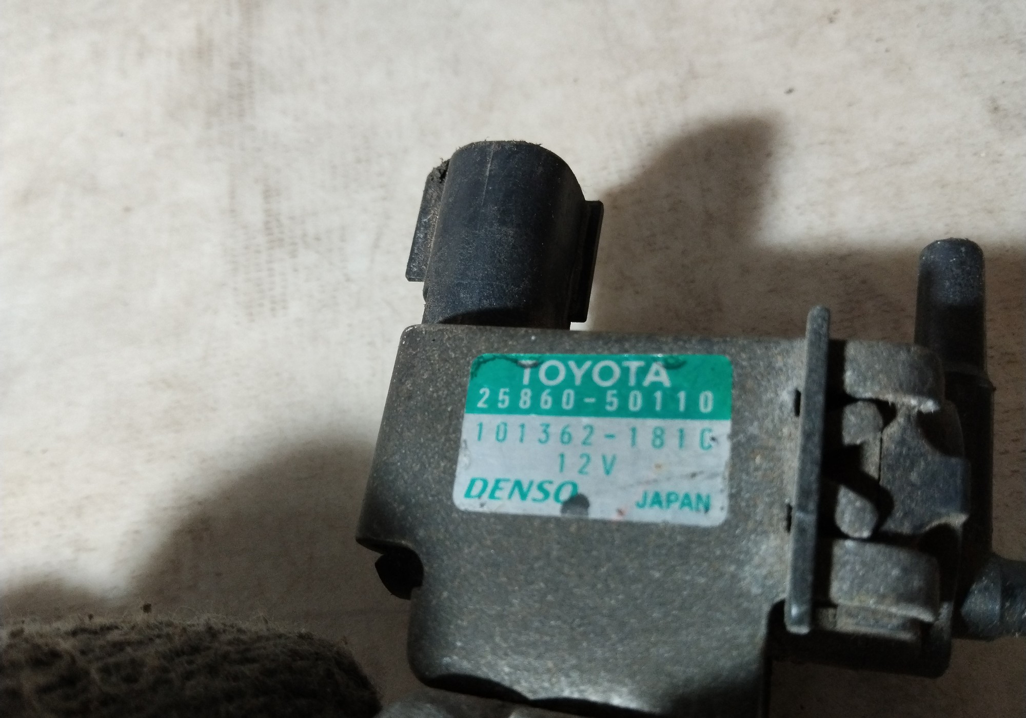 2586050110 Клапан вакуумный для Lexus GS