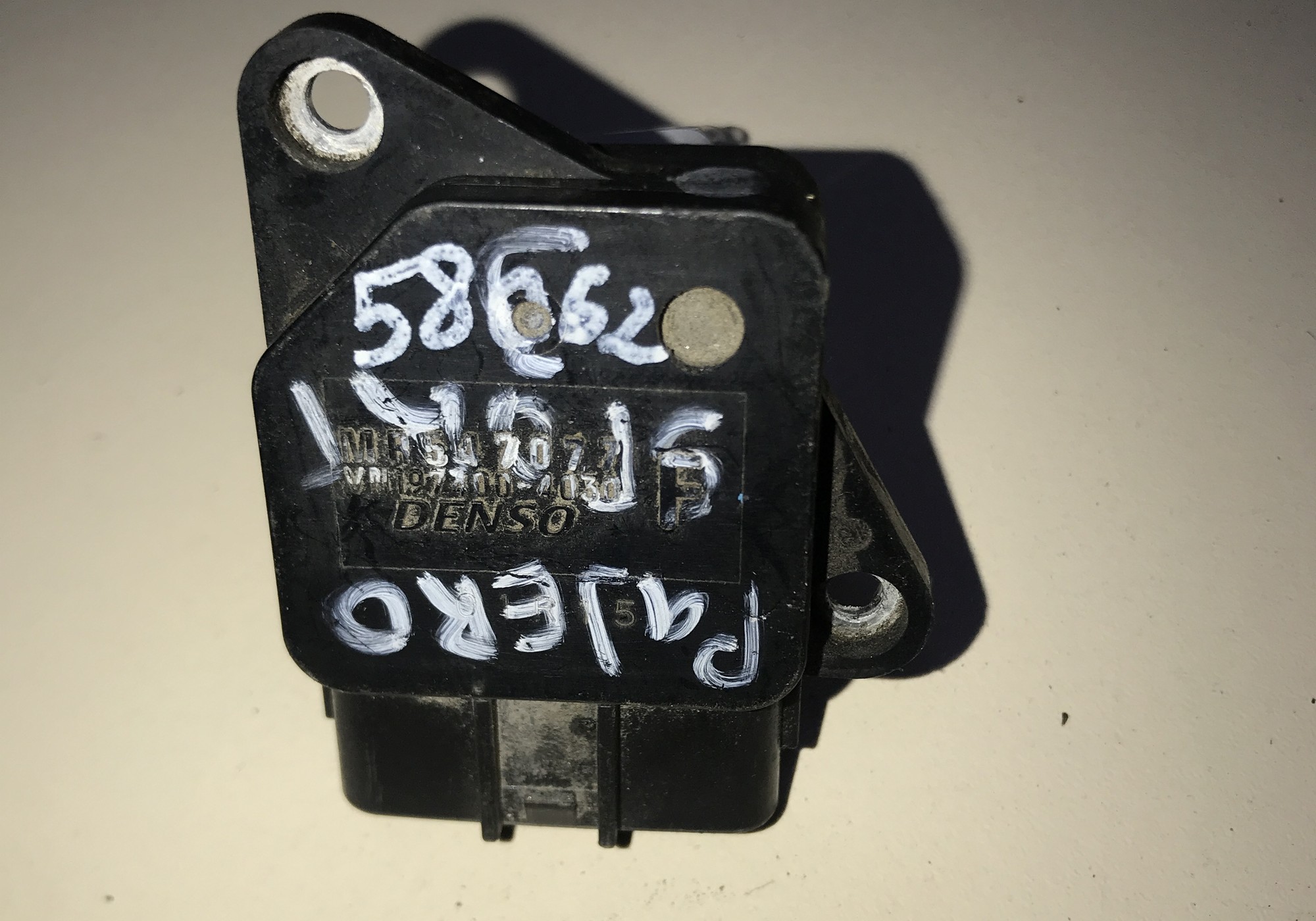 MR547077 Датчик массового расхода воздуха для Toyota Prius XW20 (с 2003 по 2009)