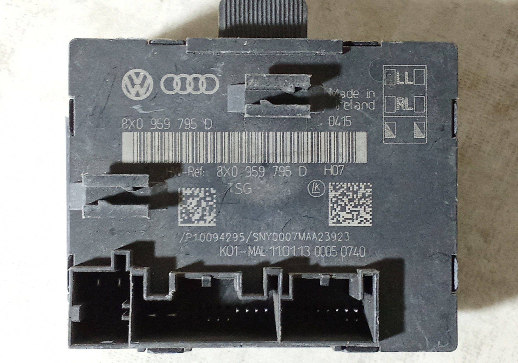 8X0959795D Блок комфорта задних дверей для Audi A1 8X (с 2010 по 2018)