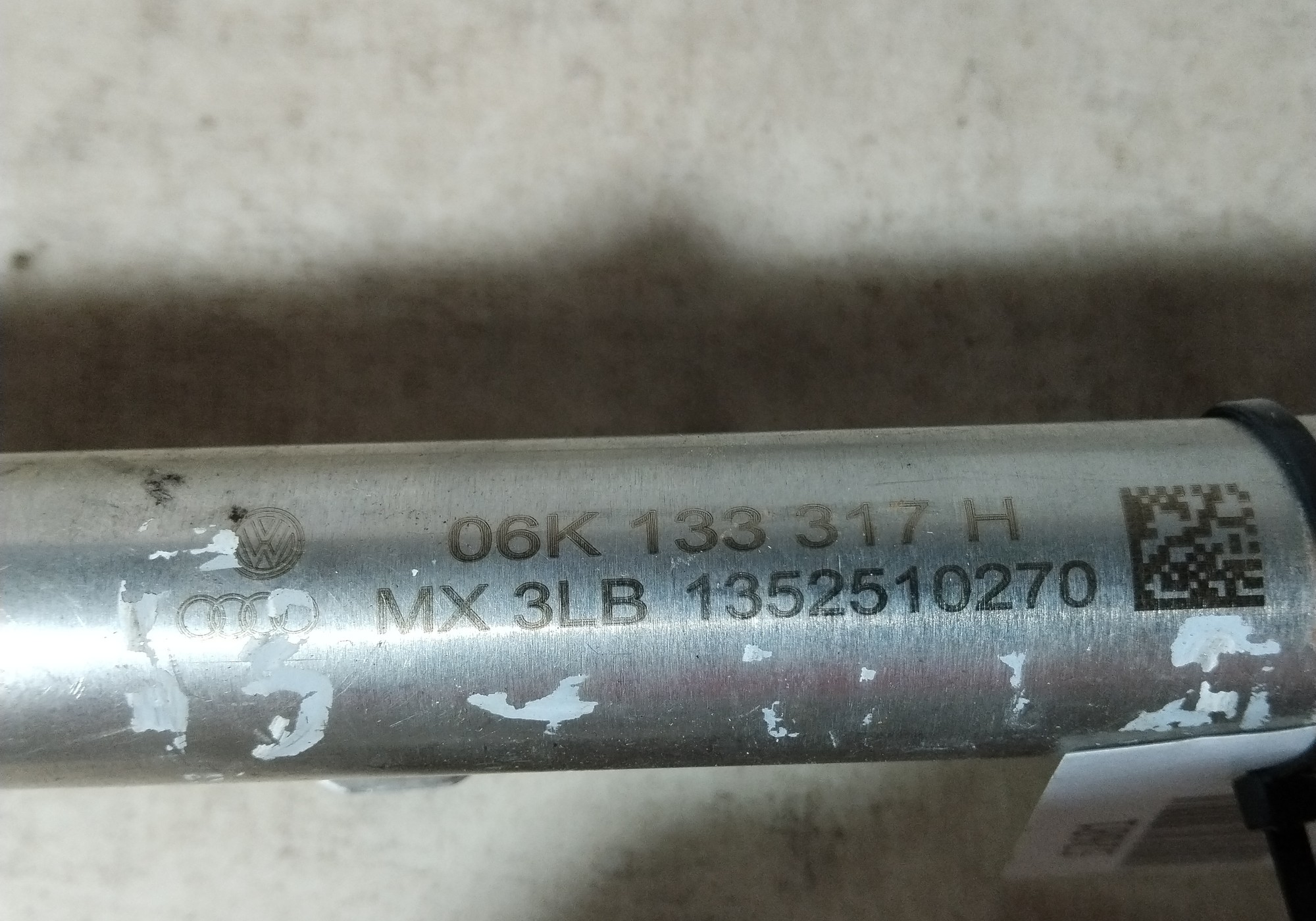 06K133317H Рампа (рейка) топливная для Volkswagen Golf