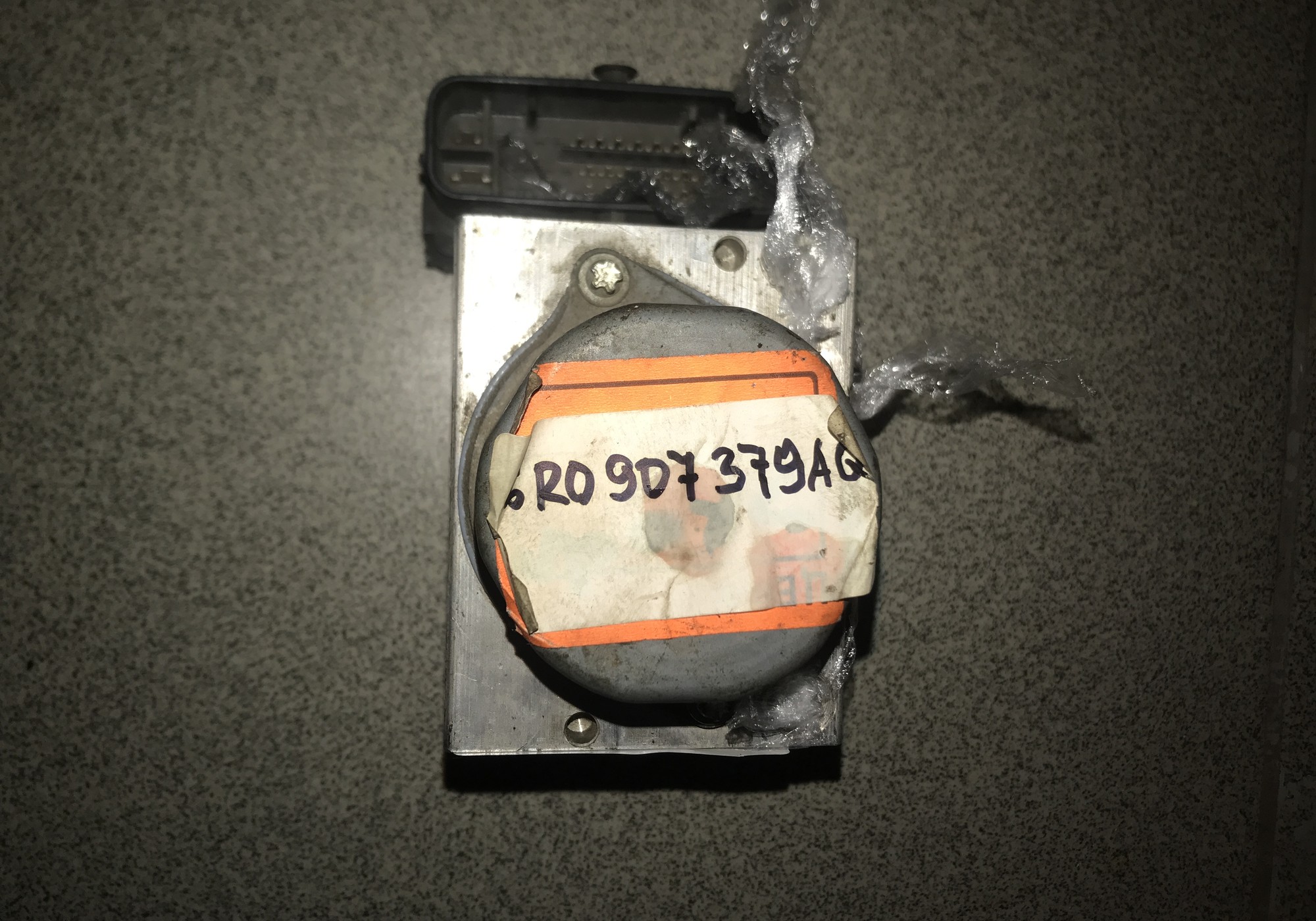 6R0907379AQ Блок ABS (насос) для Audi