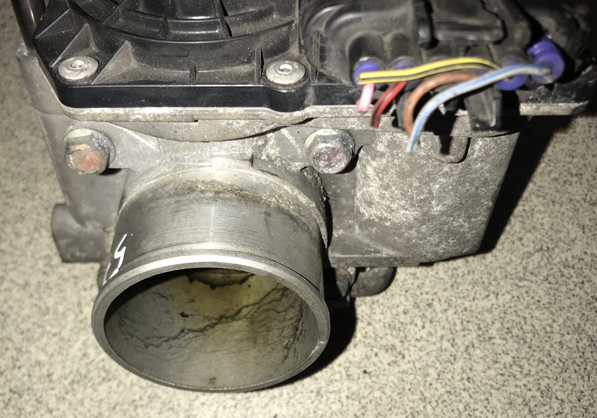 R2AA136B0 Заслонка дроссельная для Mazda 6