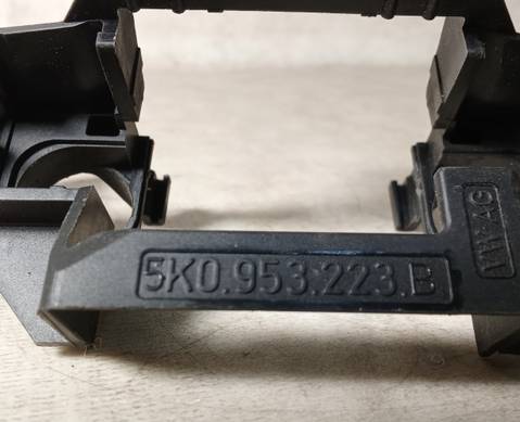 5K0953223B Кронштейн подрулевых переключателей для Skoda Octavia