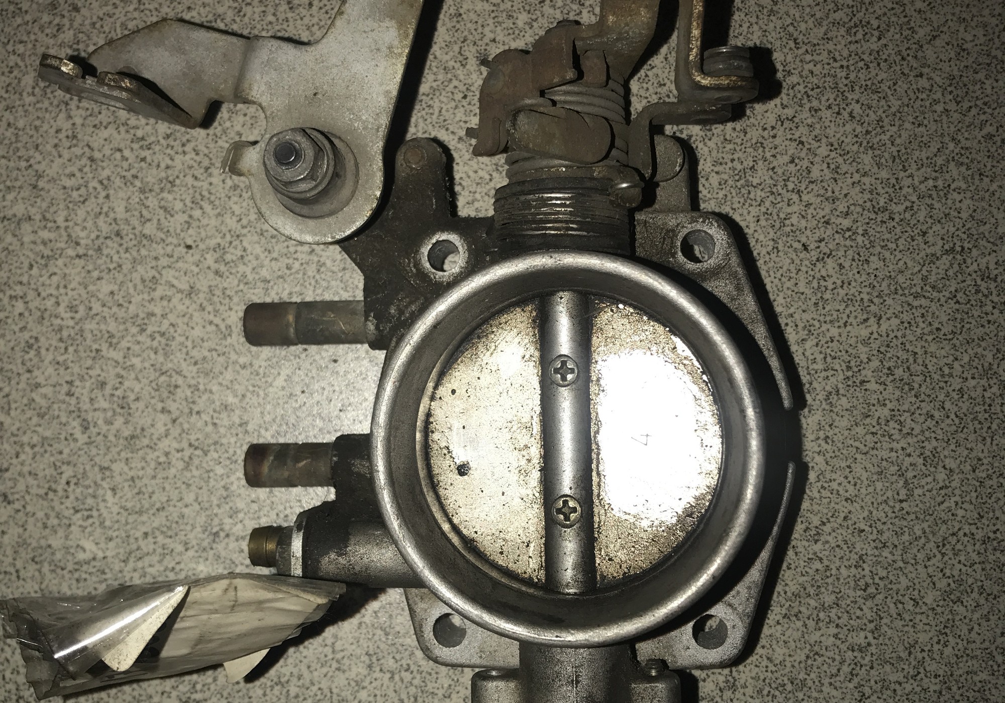 17303629 Заслонка дроссельная для BMW 5