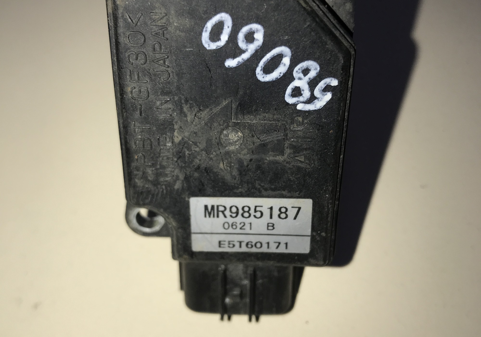 MR985187 Датчик массового расхода воздуха для Mitsubishi Galant Fortis