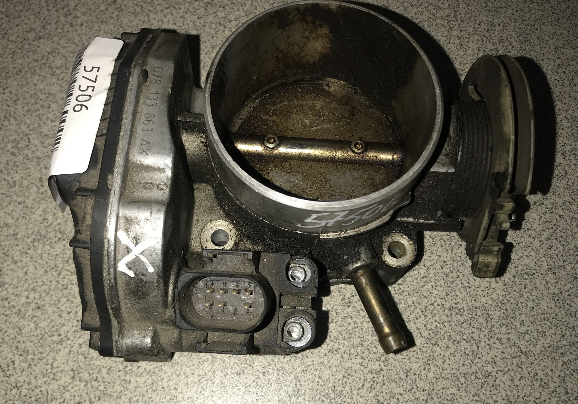 078133063AK Заслонка дроссельная для Audi A6