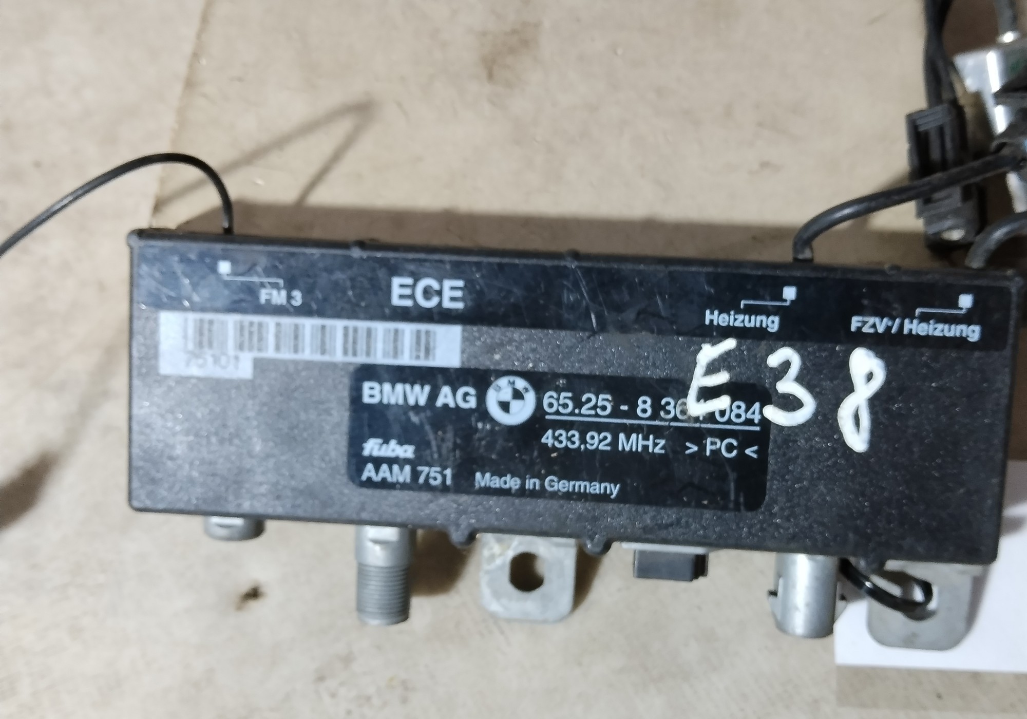 65258364084 Усилитель антенны для BMW 5 E39 (с 1995 по 2003)