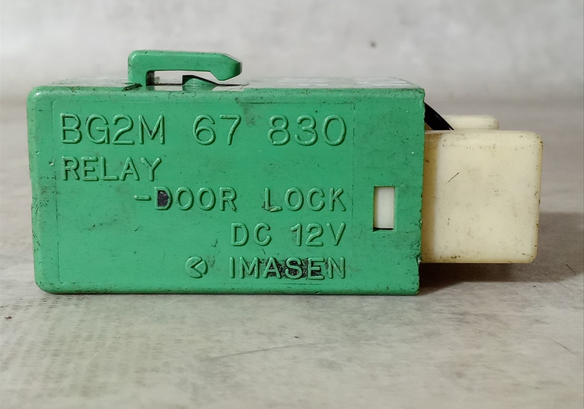 BG2M67830 Реле центрального замка для Mazda 323