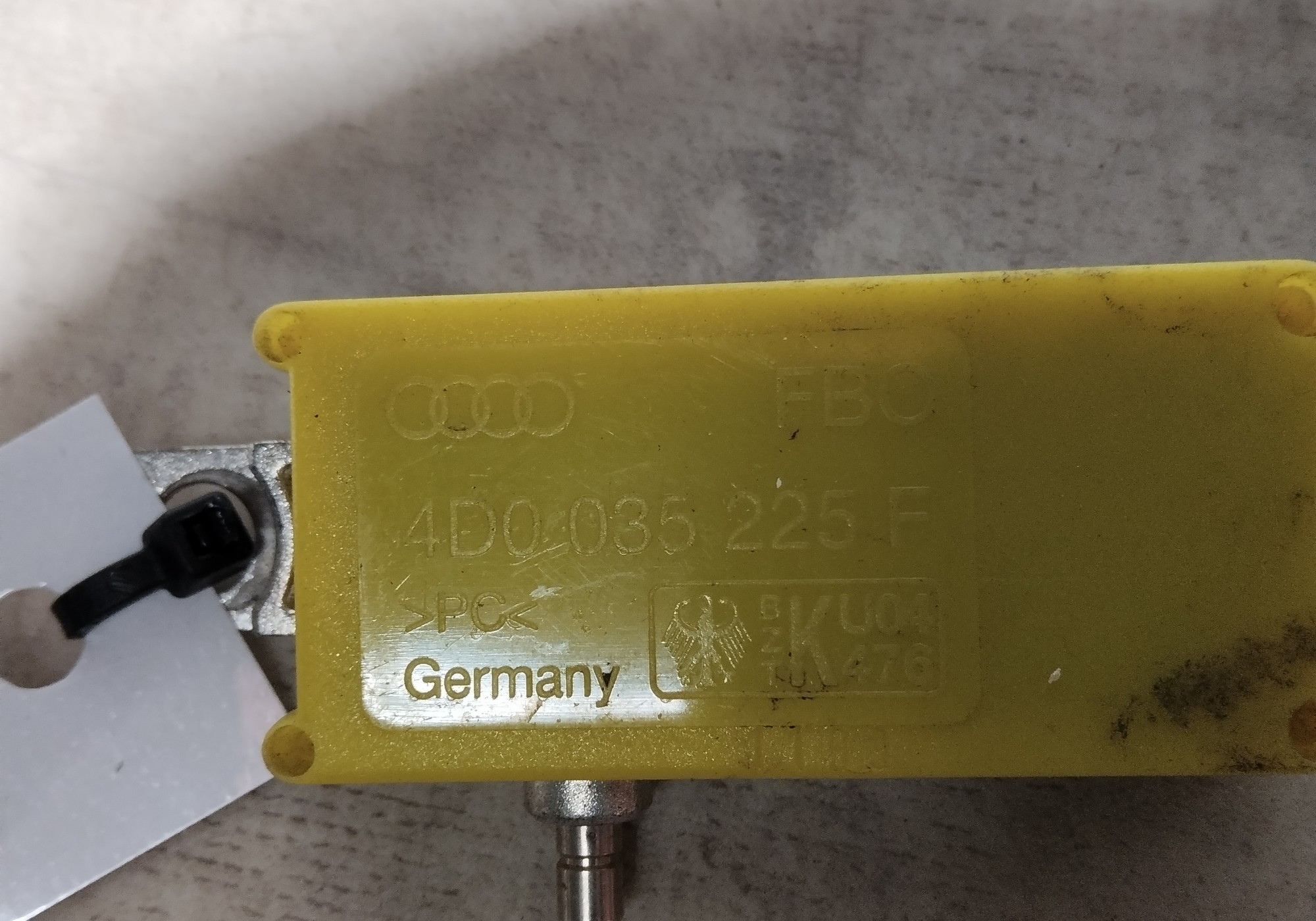 4D0035225F Усилитель антенны для Audi A6 C5 (с 1997 по 2005)