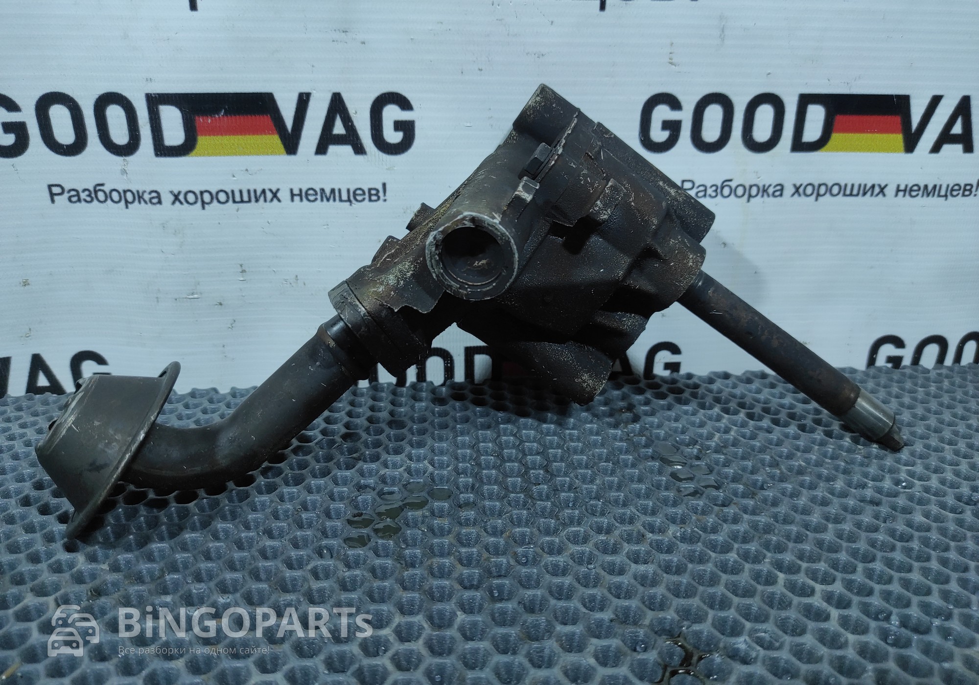 049115153B Насос масляный для Volkswagen Passat
