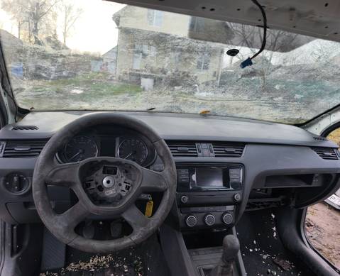 5EU857007D Передняя панель салона (торпедо) AIRBAG для Skoda Octavia III (с 2012)