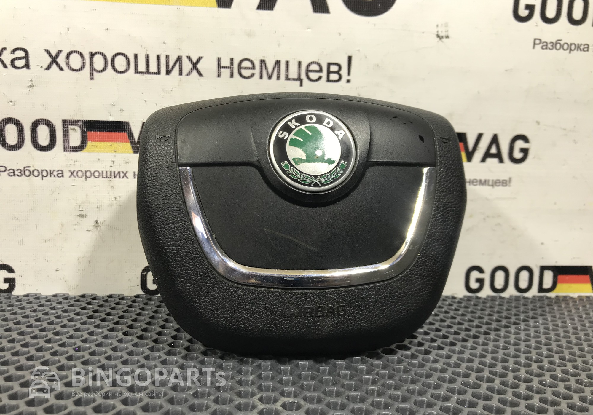 1Z0880201 Подушка безопасности водителя для Skoda Yeti