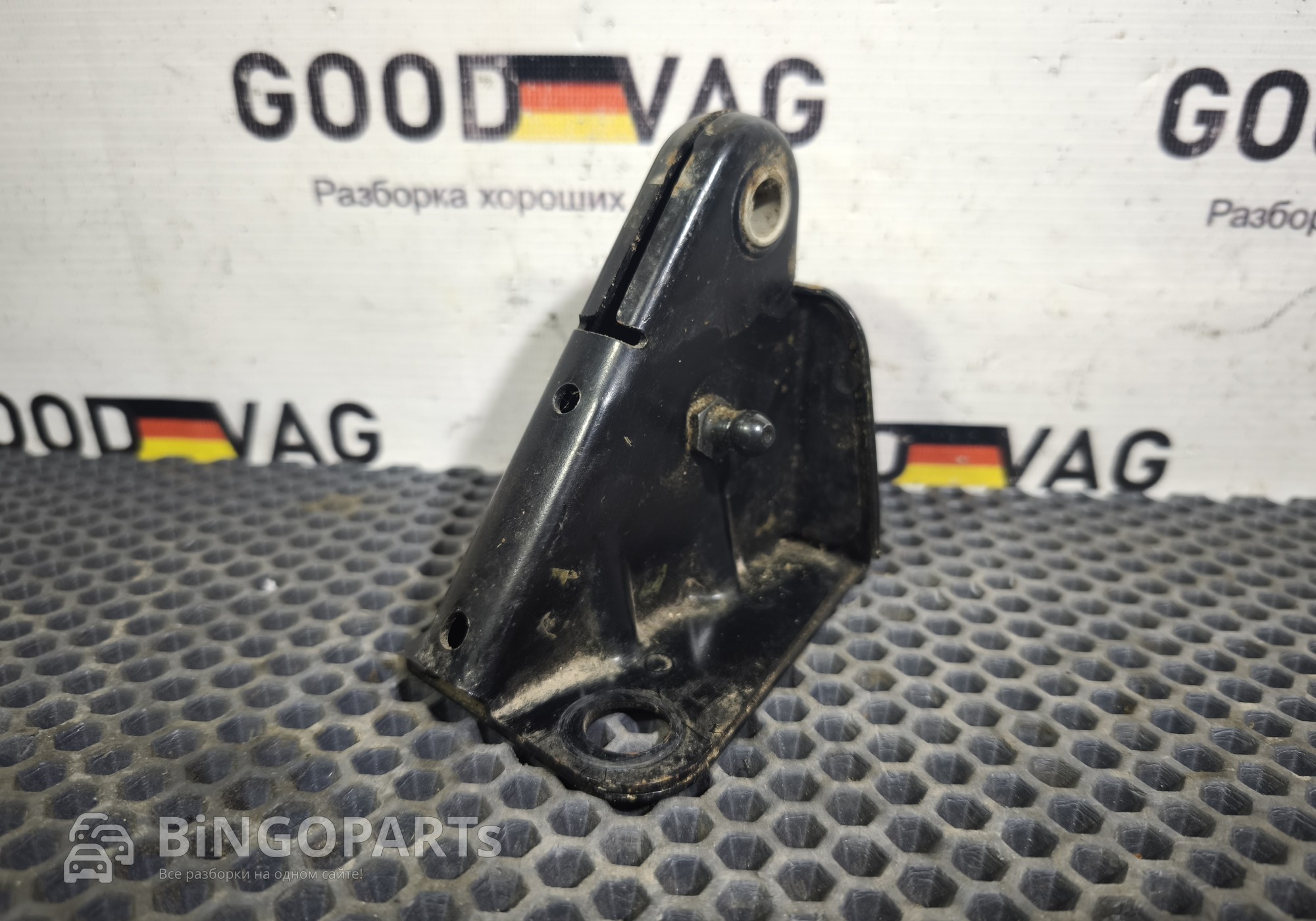 2K0883286E Направляющая (крепление) сиденья правая для Volkswagen Caddy III (с 2004 по 2015)