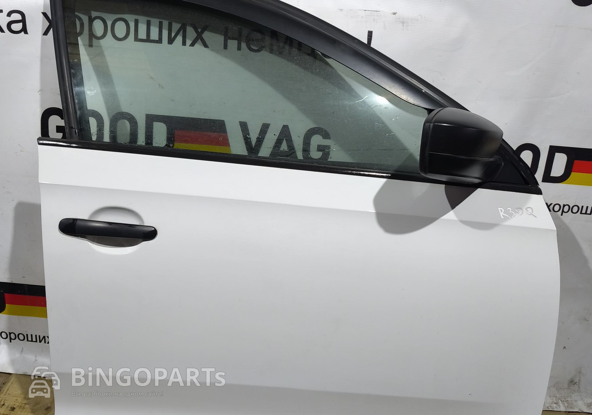 5JA831052B Дверь передняя правая белая