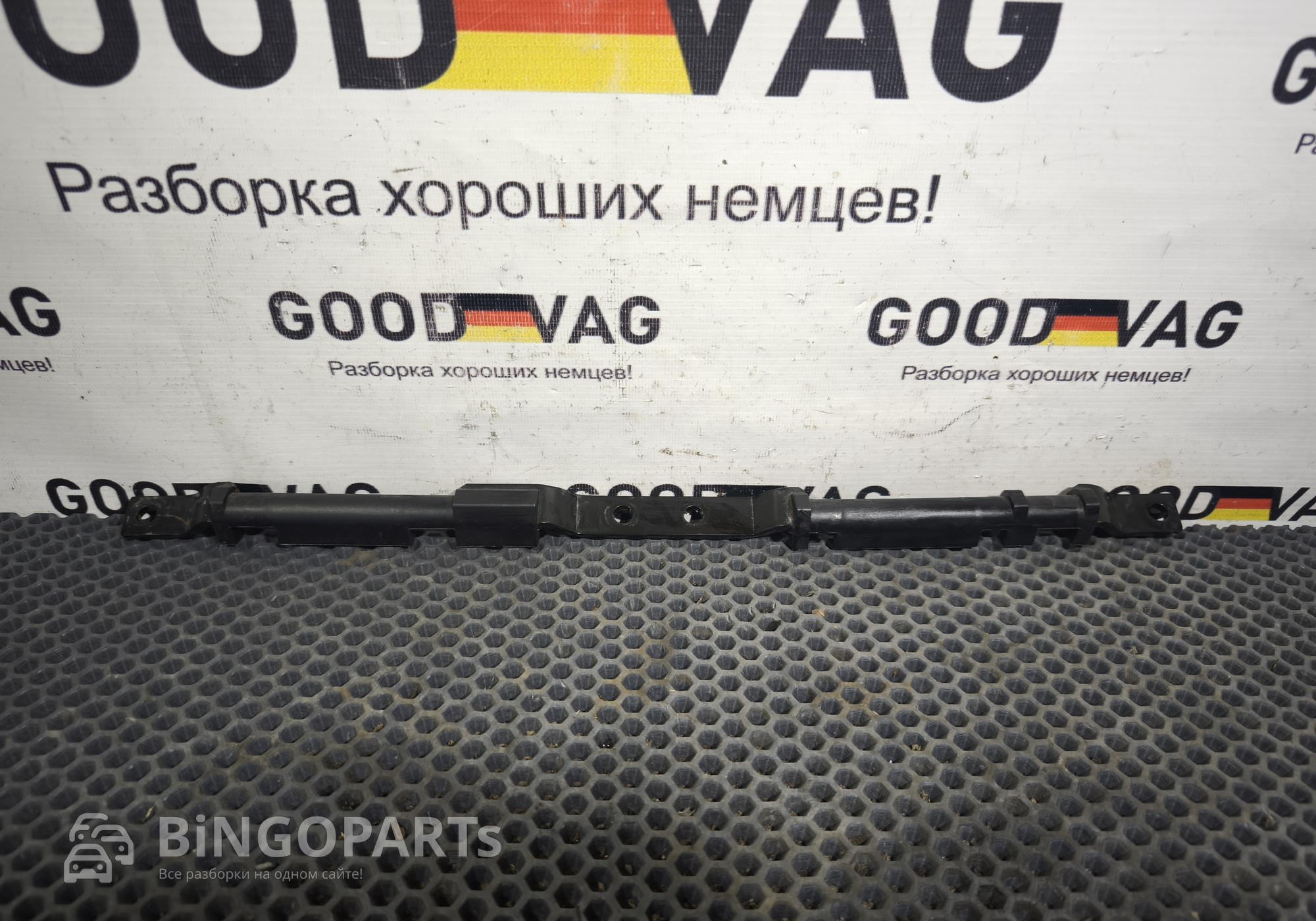 5L0885538 Кронштейн сиденья задний правый для Skoda Yeti (с 2009 по 2018)