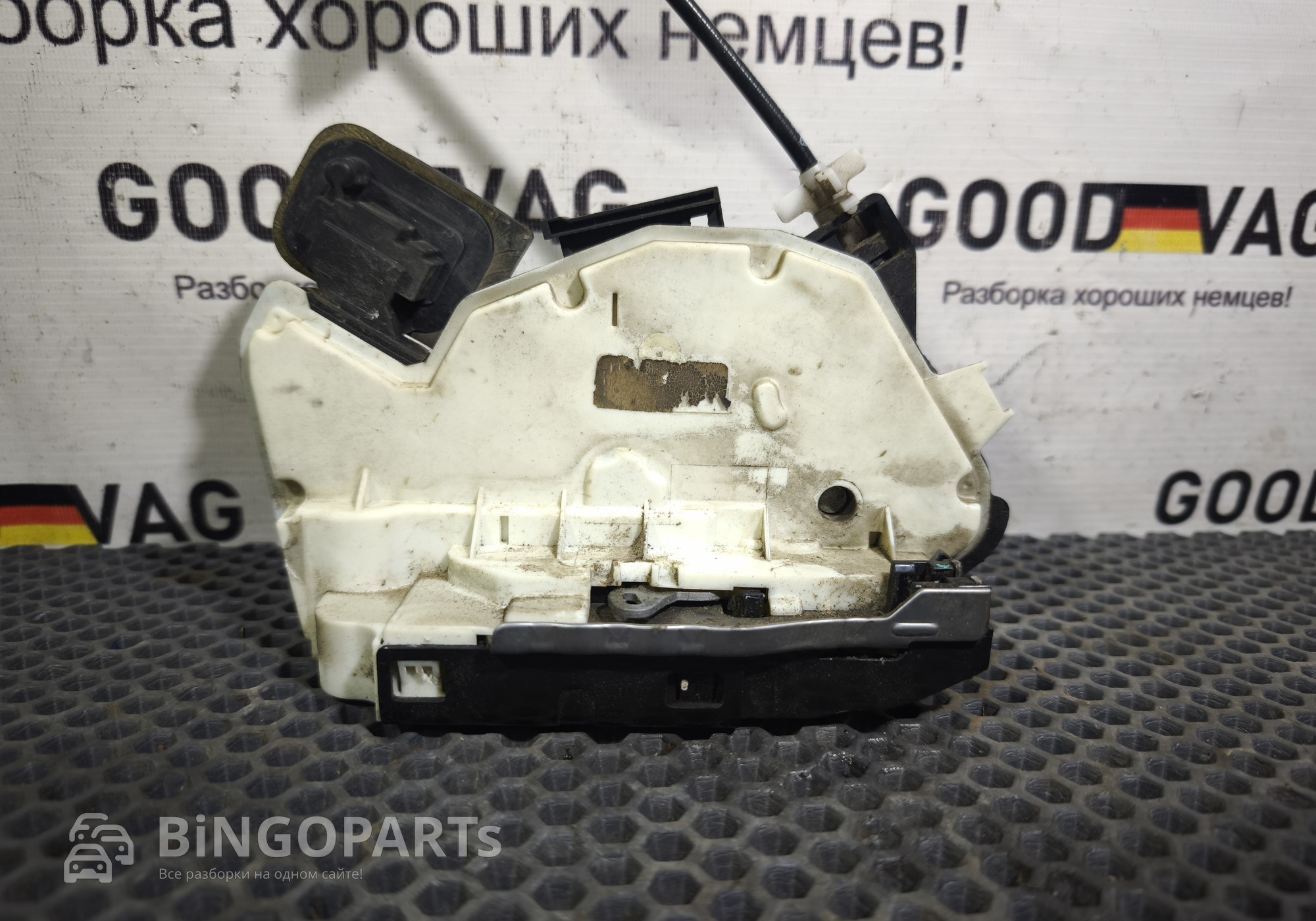 5K4839016R Замок задней правой двери