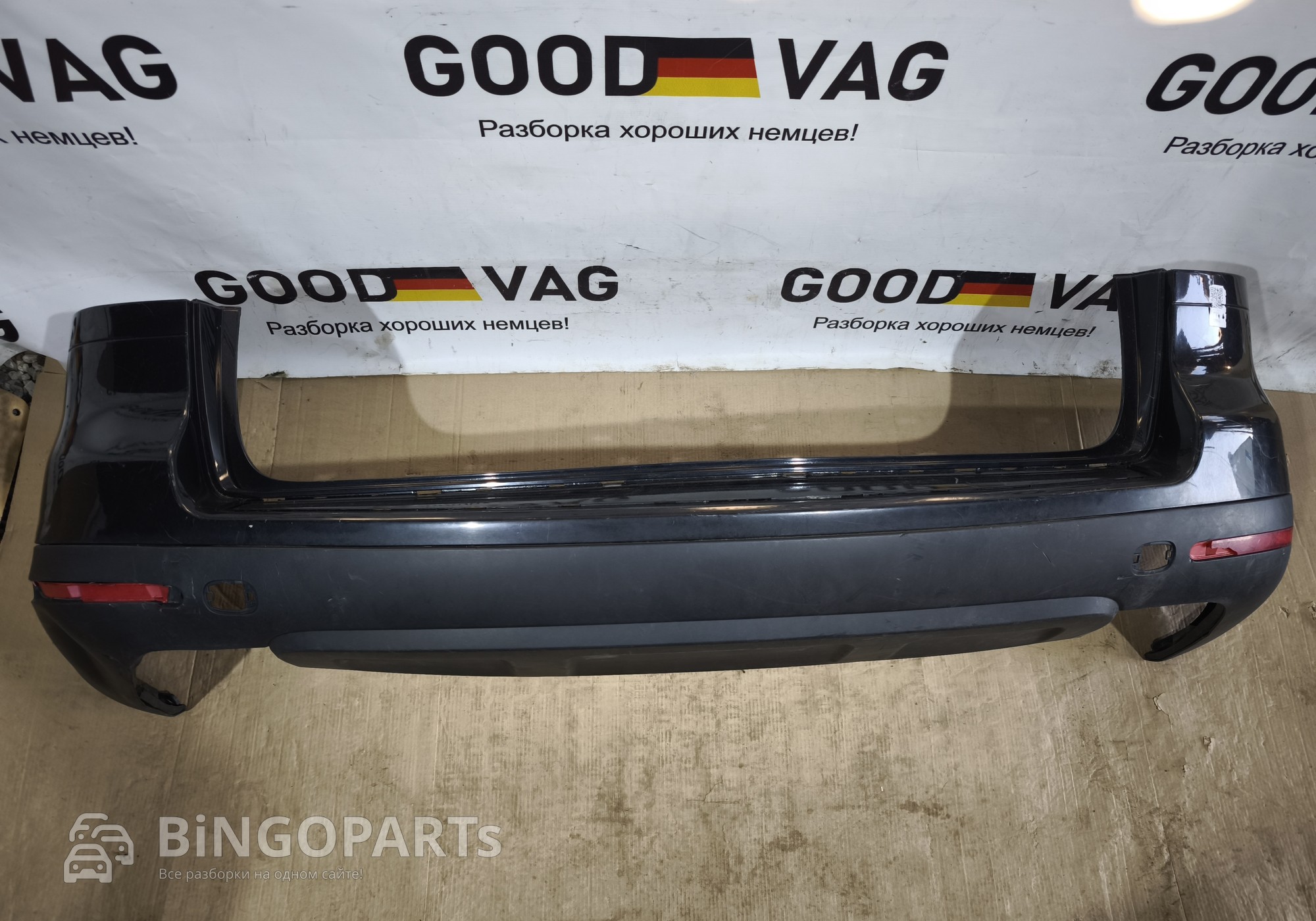 7L6807421 Бампер задний черный 2002-2009 дизель для Volkswagen Touareg I (с 2002 по 2010)